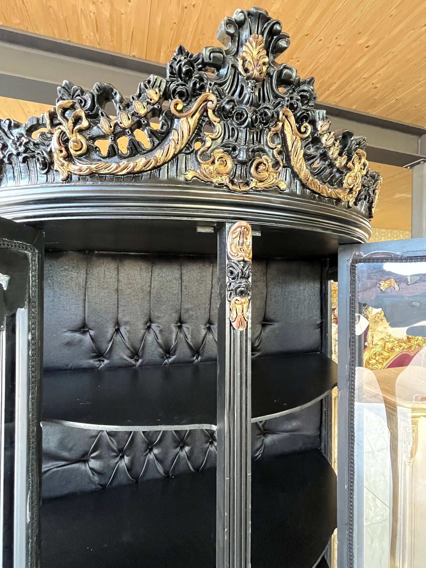 Showcase Cabinet Black Baroque Style Display Cabinet Glass & Wood French Louis Display Cabinet Decor in Black Antique Style Showcase Cabinet