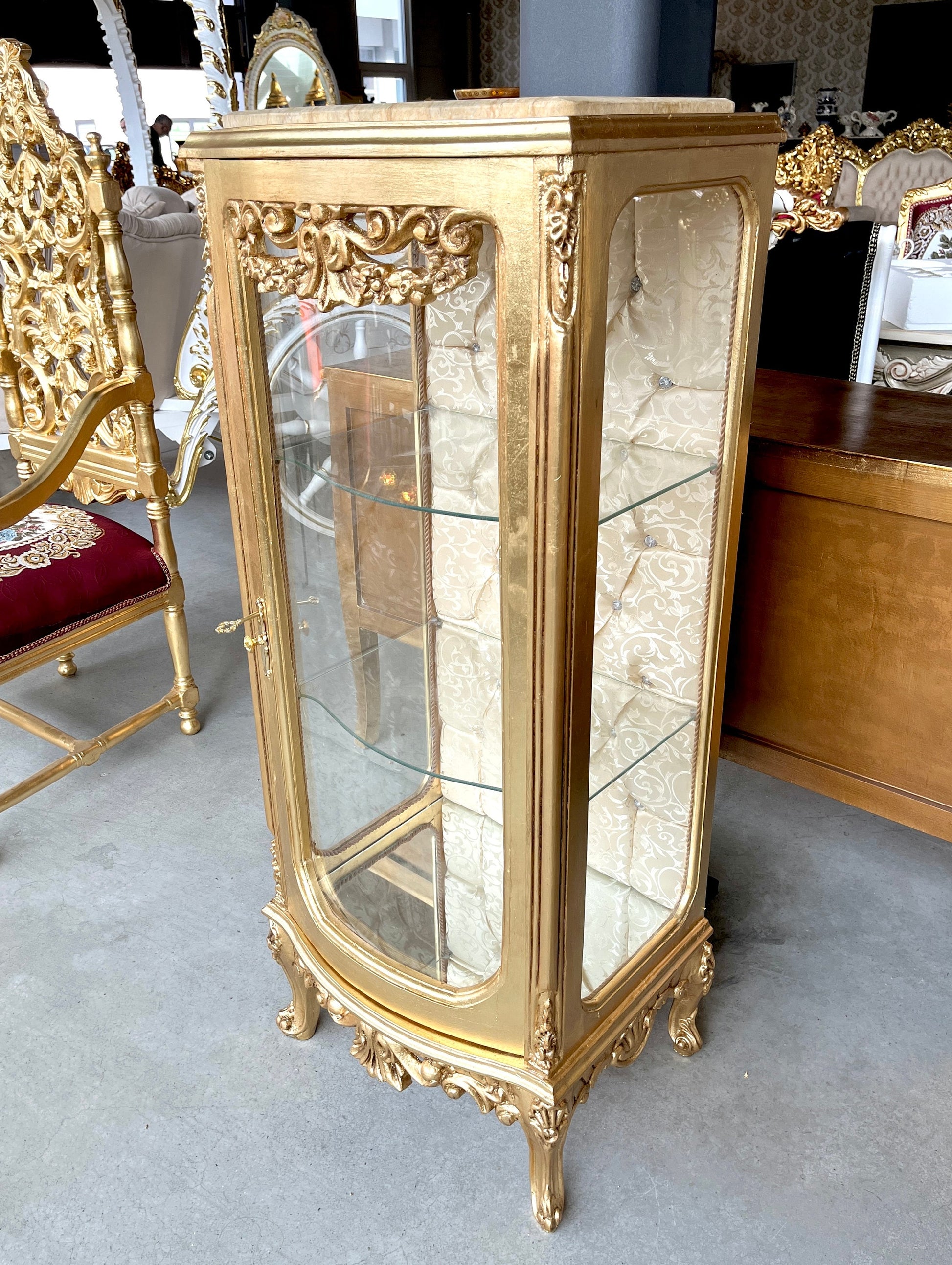 Display Cabinet French Louis Antique Style Showcase Retro Baroque Style Beige Glass Showcase Cabinet Gold Finish for Home Decor