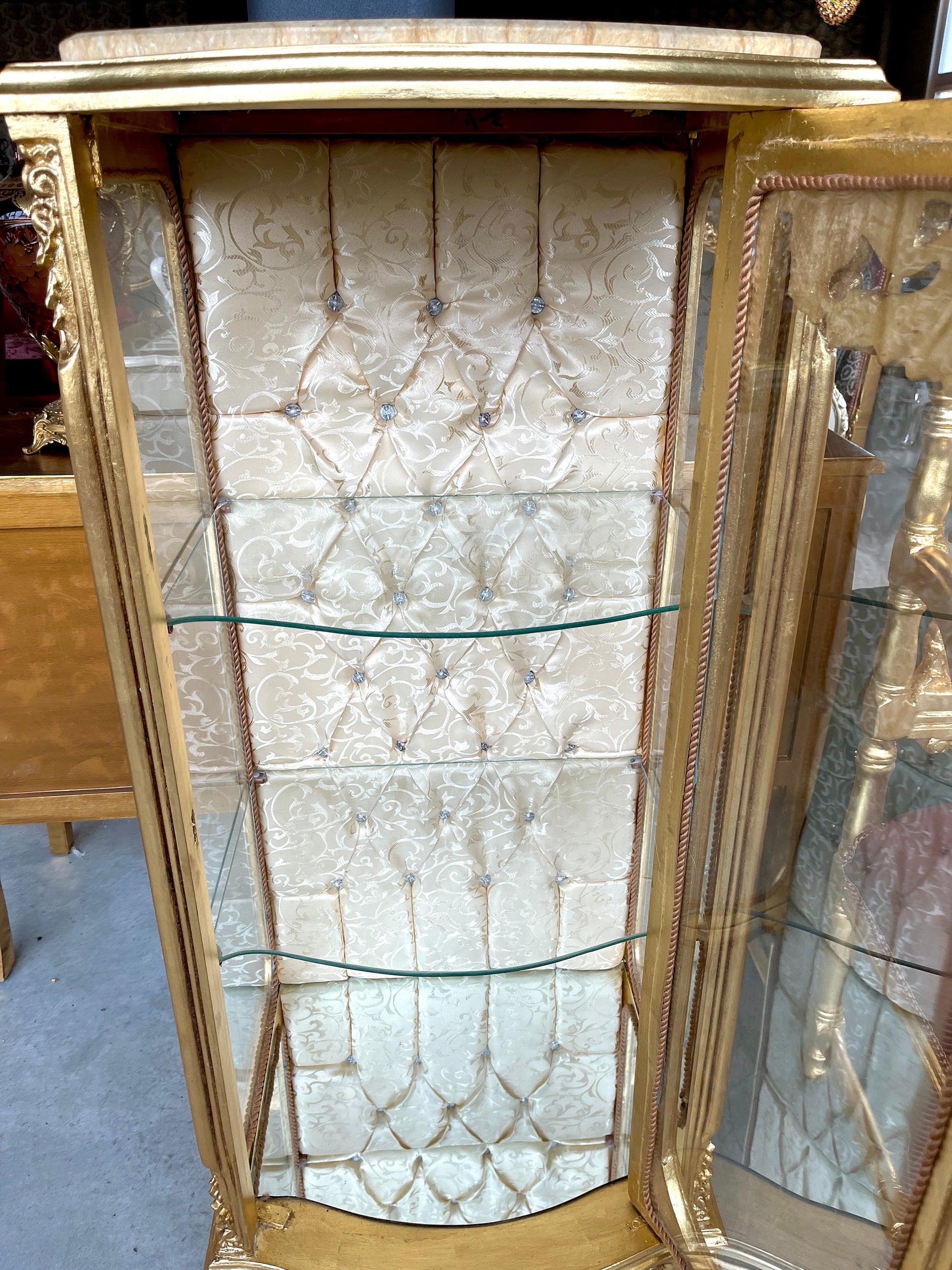 Display Cabinet French Louis Antique Style Showcase Retro Baroque Style Beige Glass Showcase Cabinet Gold Finish for Home Decor