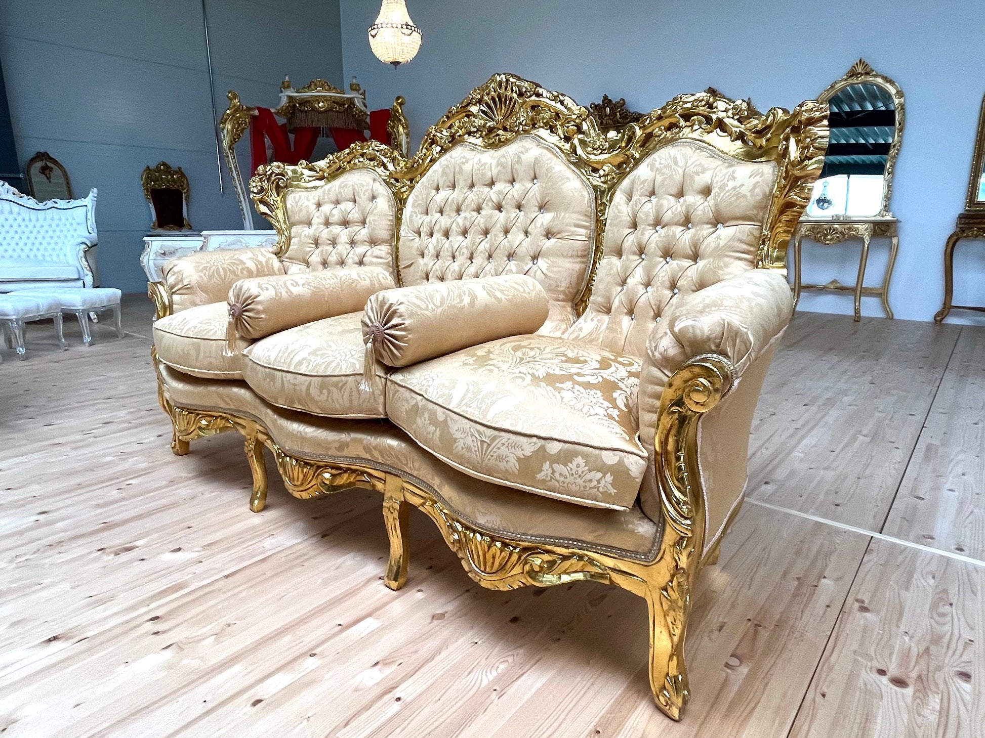 Sofa Set French Louis Style in Gold Finish Retro Baroque Rococo Style Couch Set For Holiday Sparkling Home Decor Gift for Hotel Lobby Decor