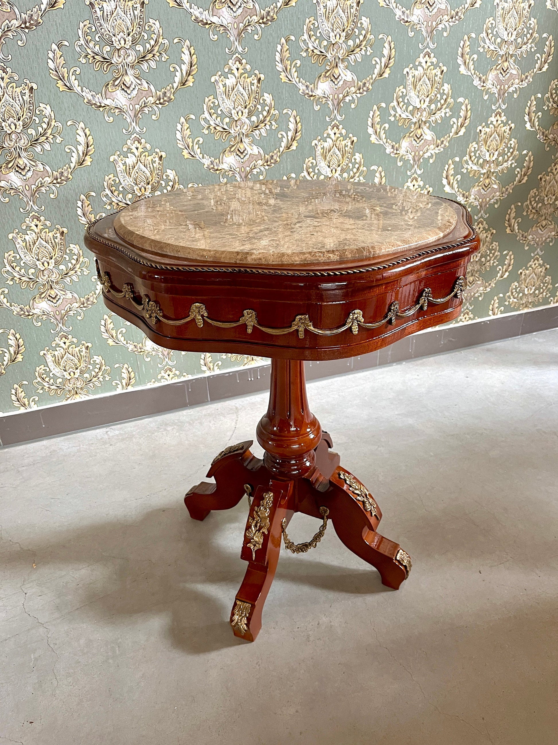 Side Table Marble Top Retro Baroque Style Tea Table Café Table Antique Style Wooden Table with Marble Top for Home Decor
