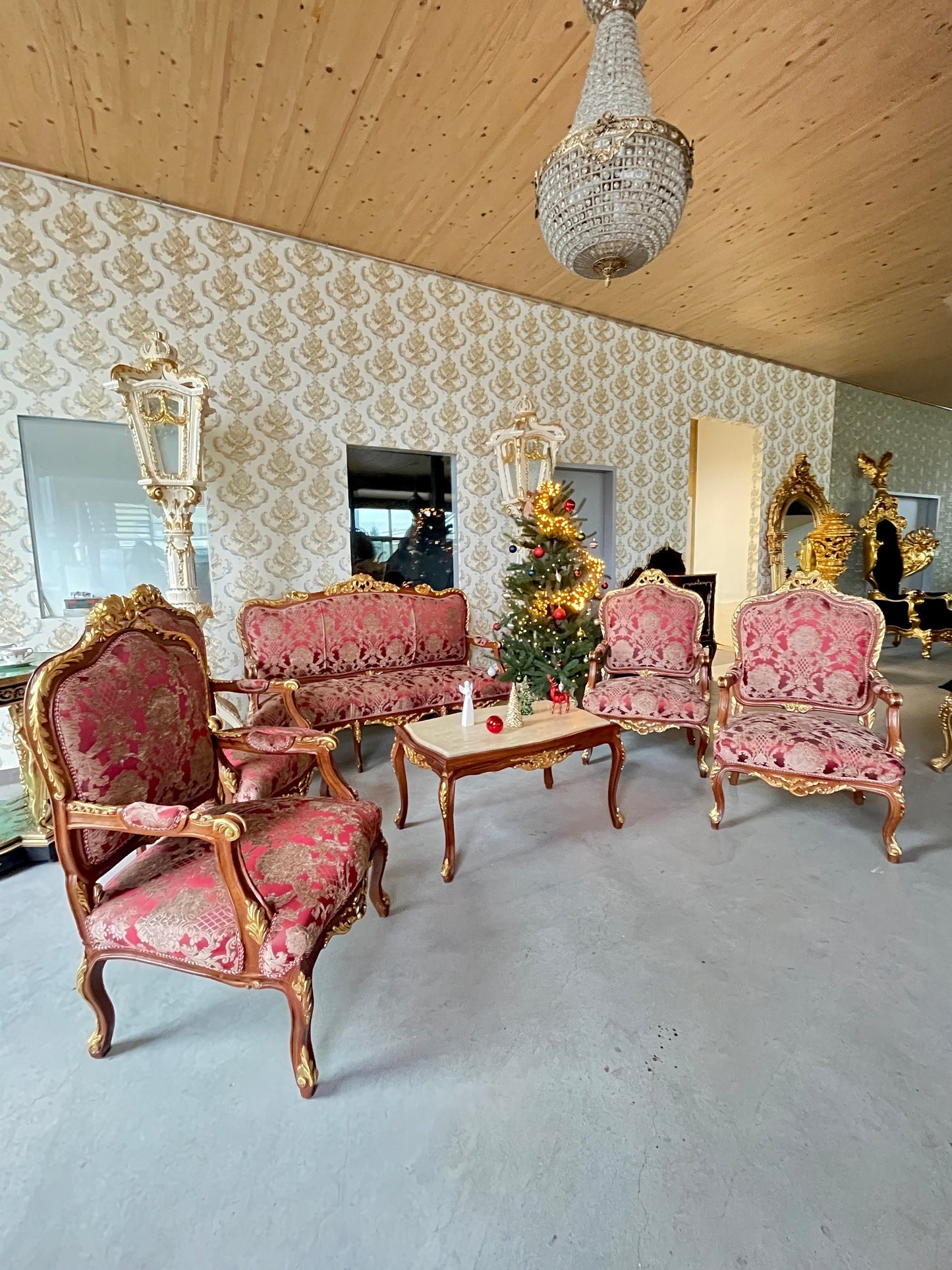 Sofa Set Bordeaux Flower Pattern French Antique Style Sofa Set in Red Royal Baroque Style Sofa Set For Home Lounge Room For Hotel Lobby