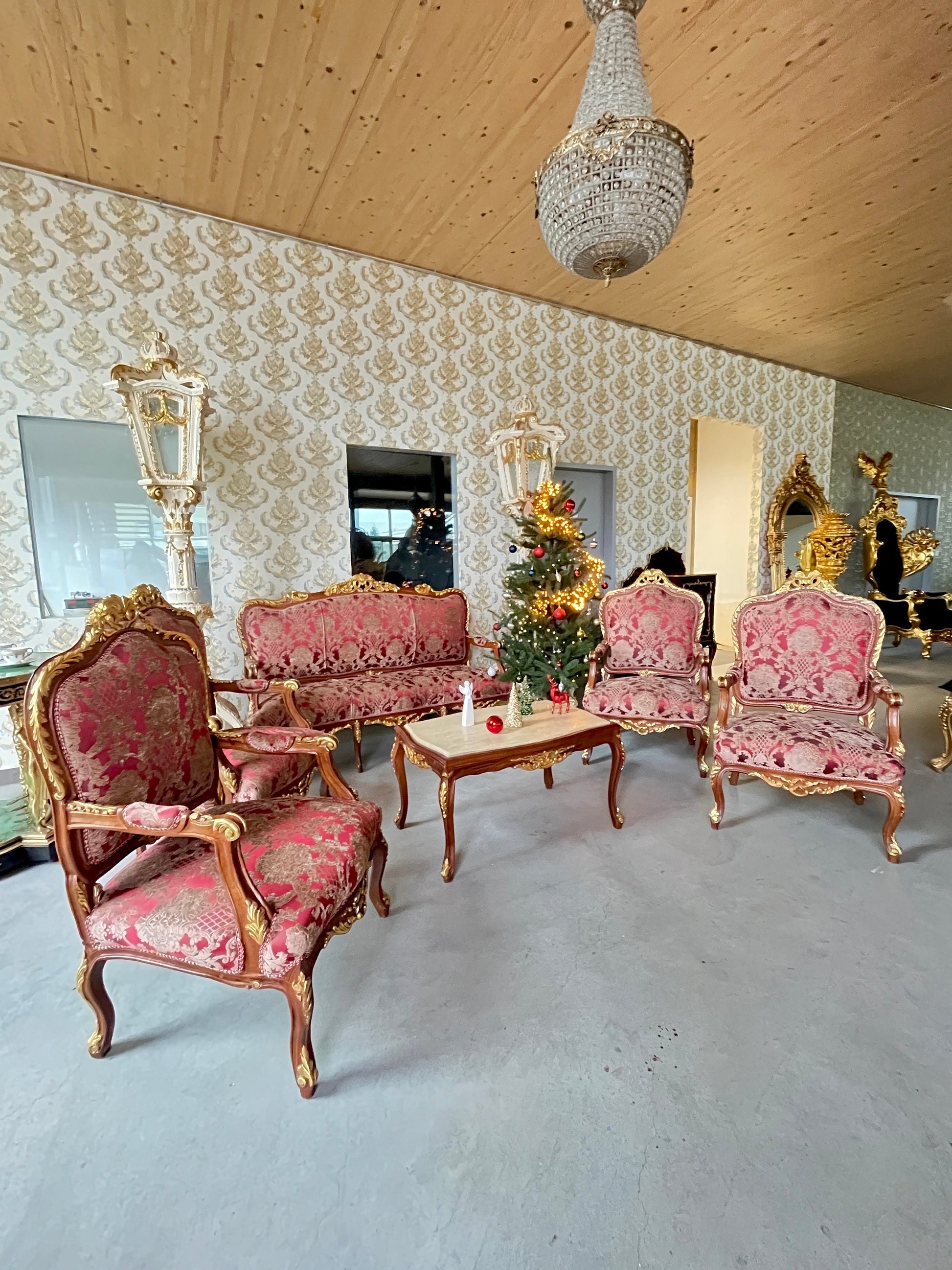 Sofa Set Bordeaux Flower Pattern French Antique Style Sofa Set in Red Royal Baroque Style Sofa Set For Home Lounge Room For Hotel Lobby