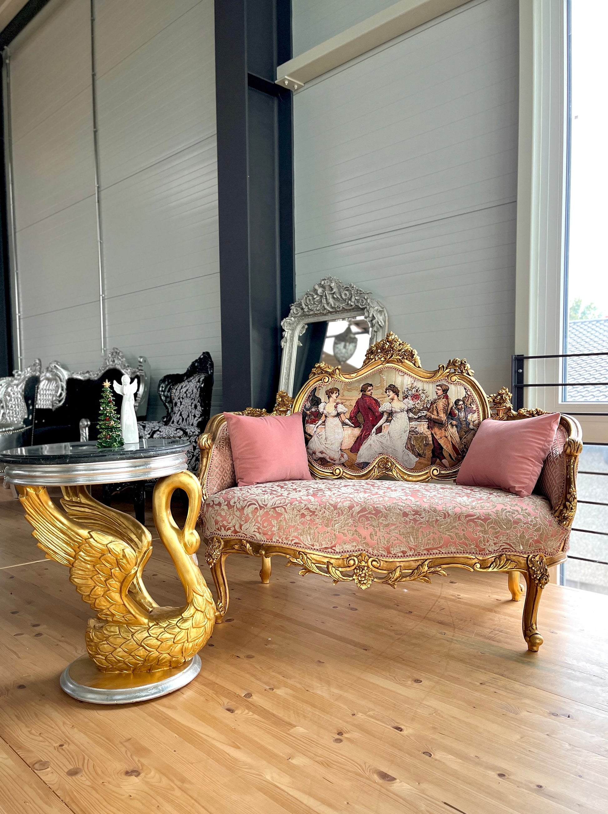 Love Seat French Louis Style Couch Royal Baroque Bench for Home Decor Italian Baroque Style Sofa in Pink Velvet Damask for Loung Room Decor