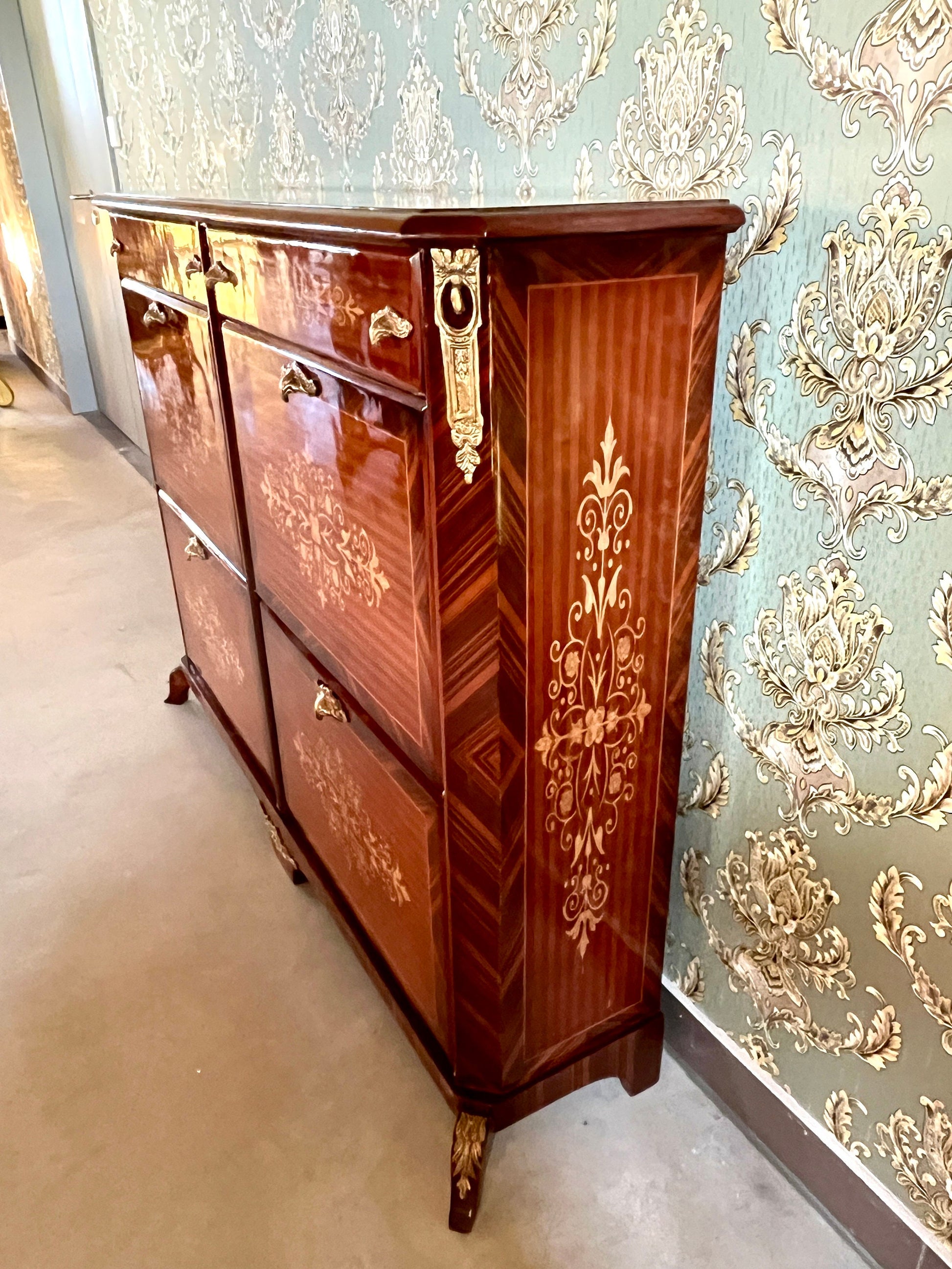 Shoe Cabinet Retro Baroque Antique Style Wooden Brown Cabinet Stored Up to 24 Pairs for Home Decoration