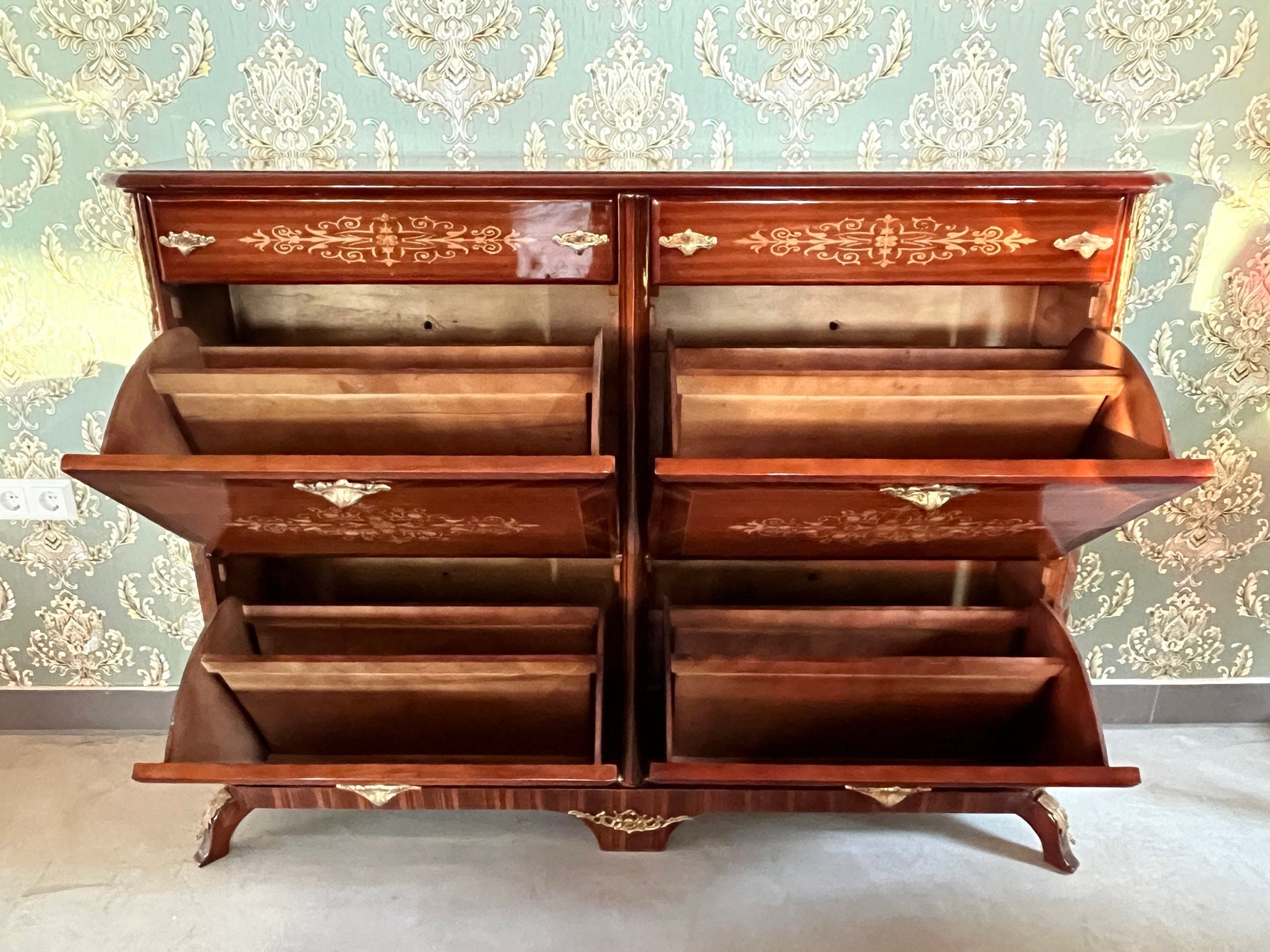 Shoe Cabinet Retro Baroque Antique Style Wooden Brown Cabinet Stored Up to 24 Pairs for Home Decoration