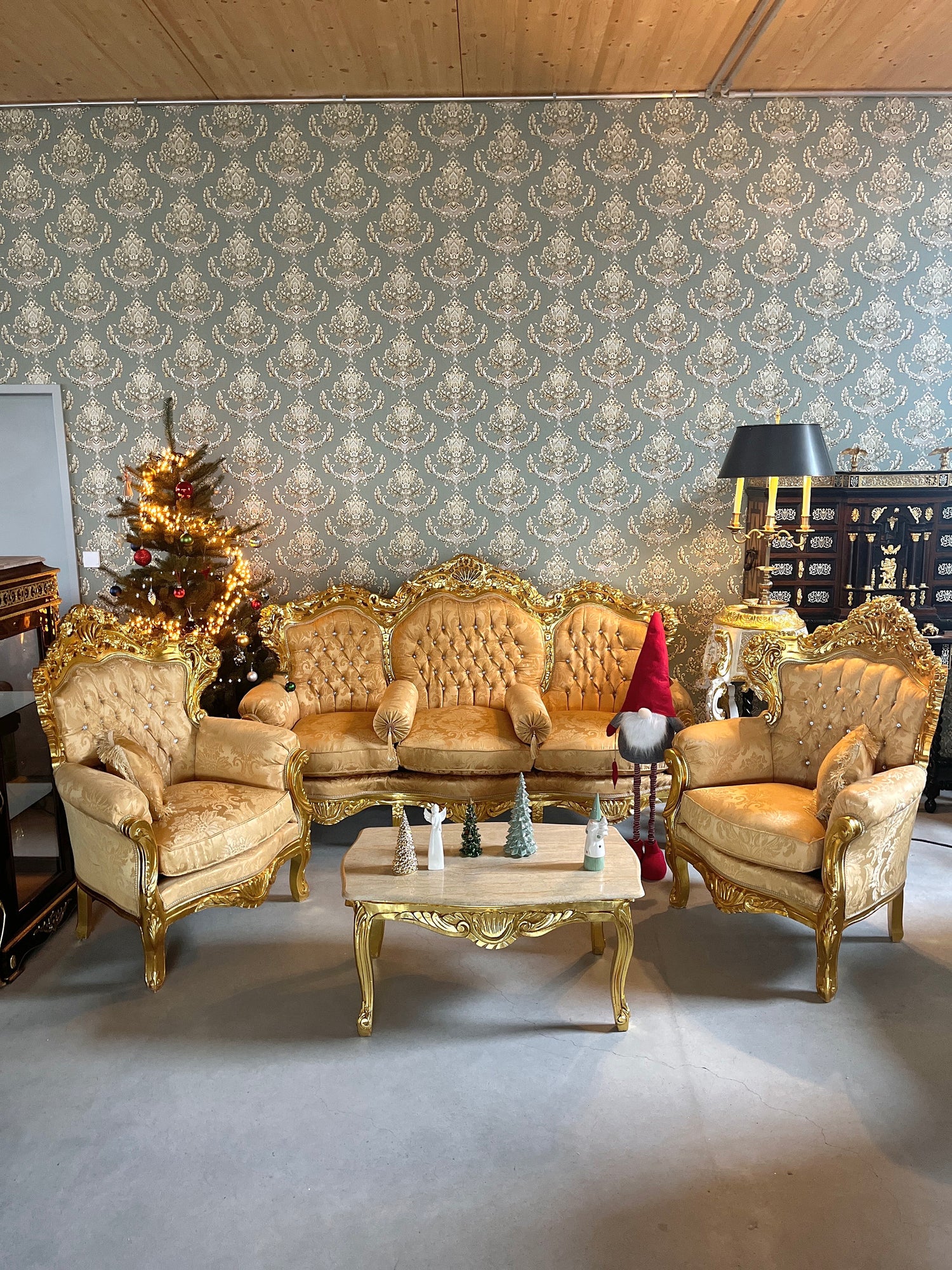 Sofa Set French Louis Style in Gold Finish Retro Baroque Rococo Style Couch Set For Holiday Sparkling Home Decor Gift for Hotel Lobby Decor