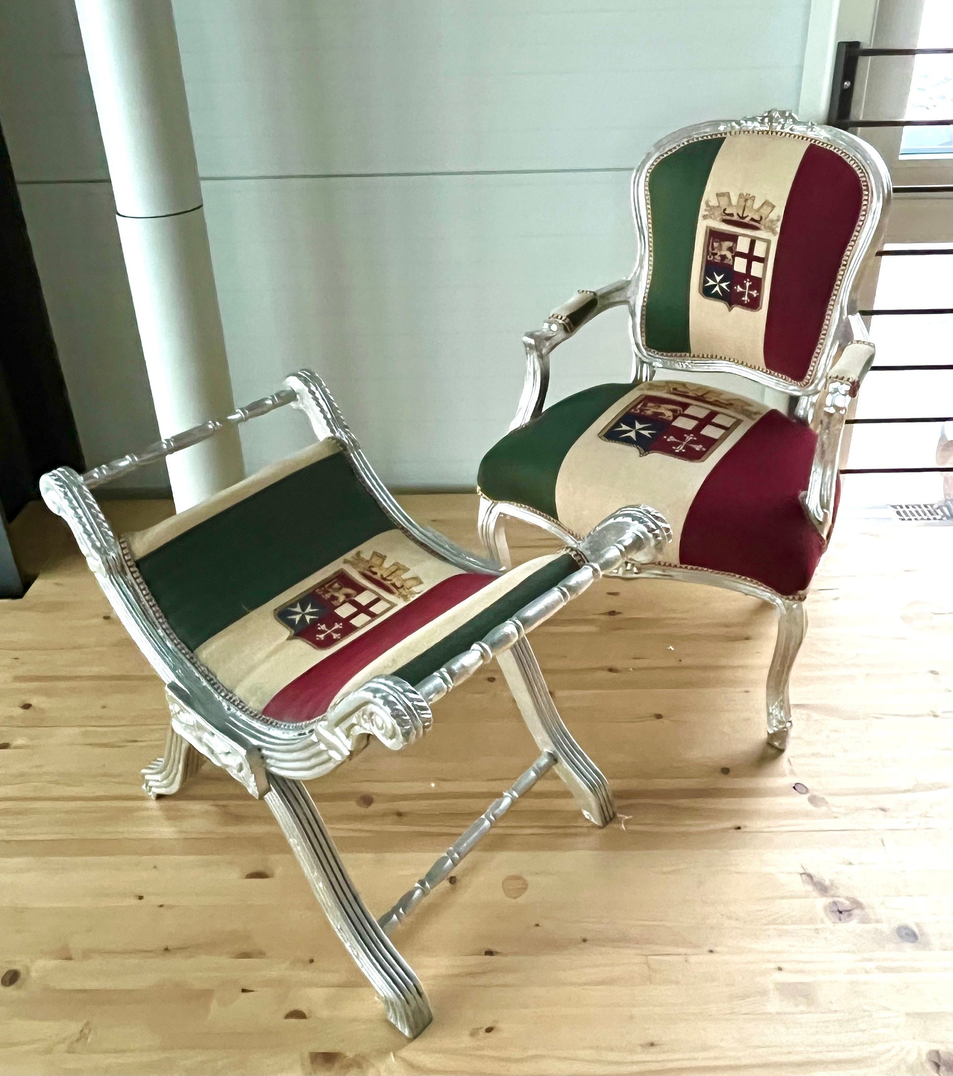Armchair and Ottoman Set French Louis Baroque Style Italian Naval Crown in Silver Finish Armchair Ottoman Set in Retro Baroque Rococo Style