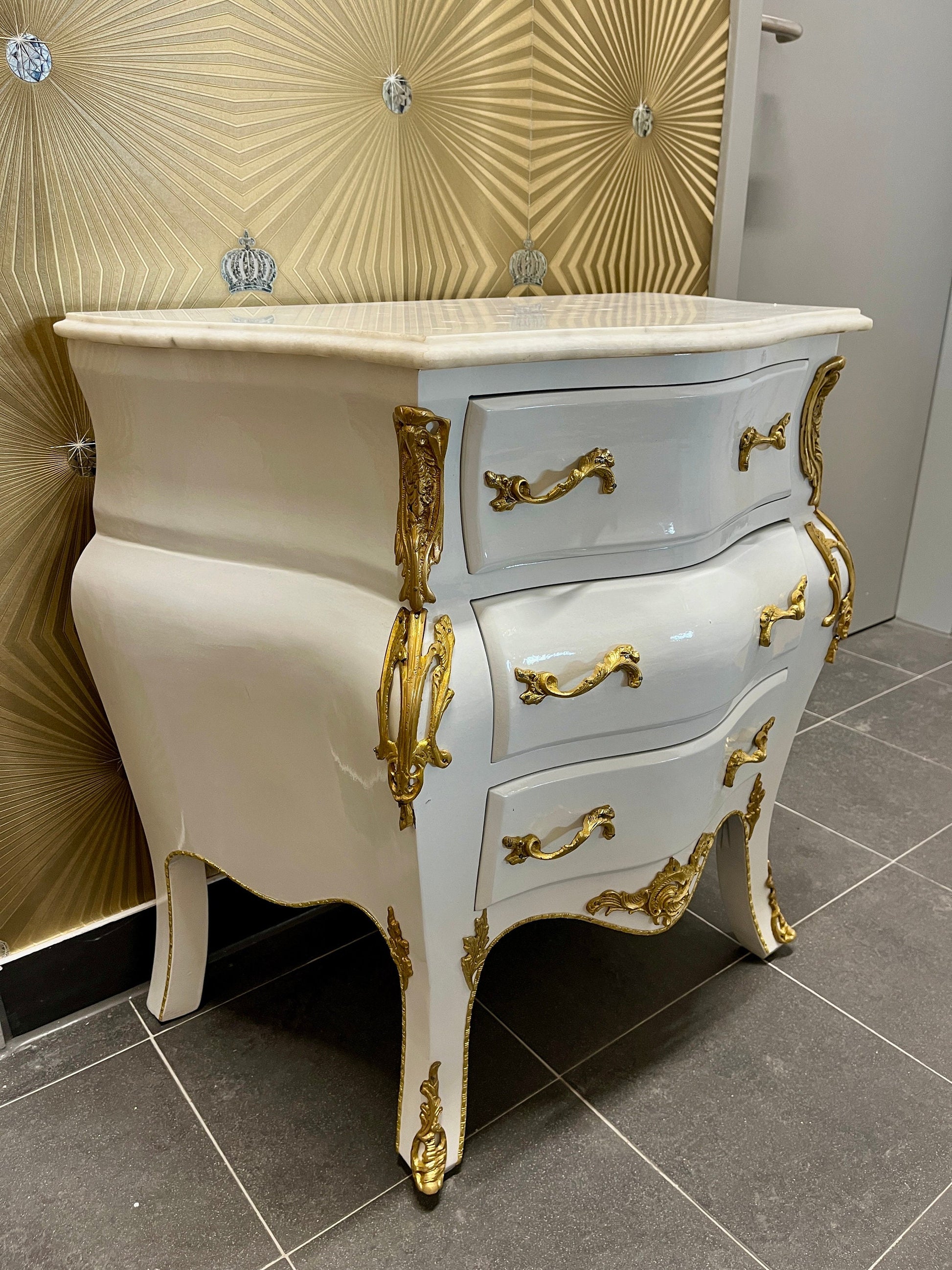 Night Stand Deluxe French Baroque Rococo Style Chest of Drawer in White Colour Bronze Ornaments for Home Decor