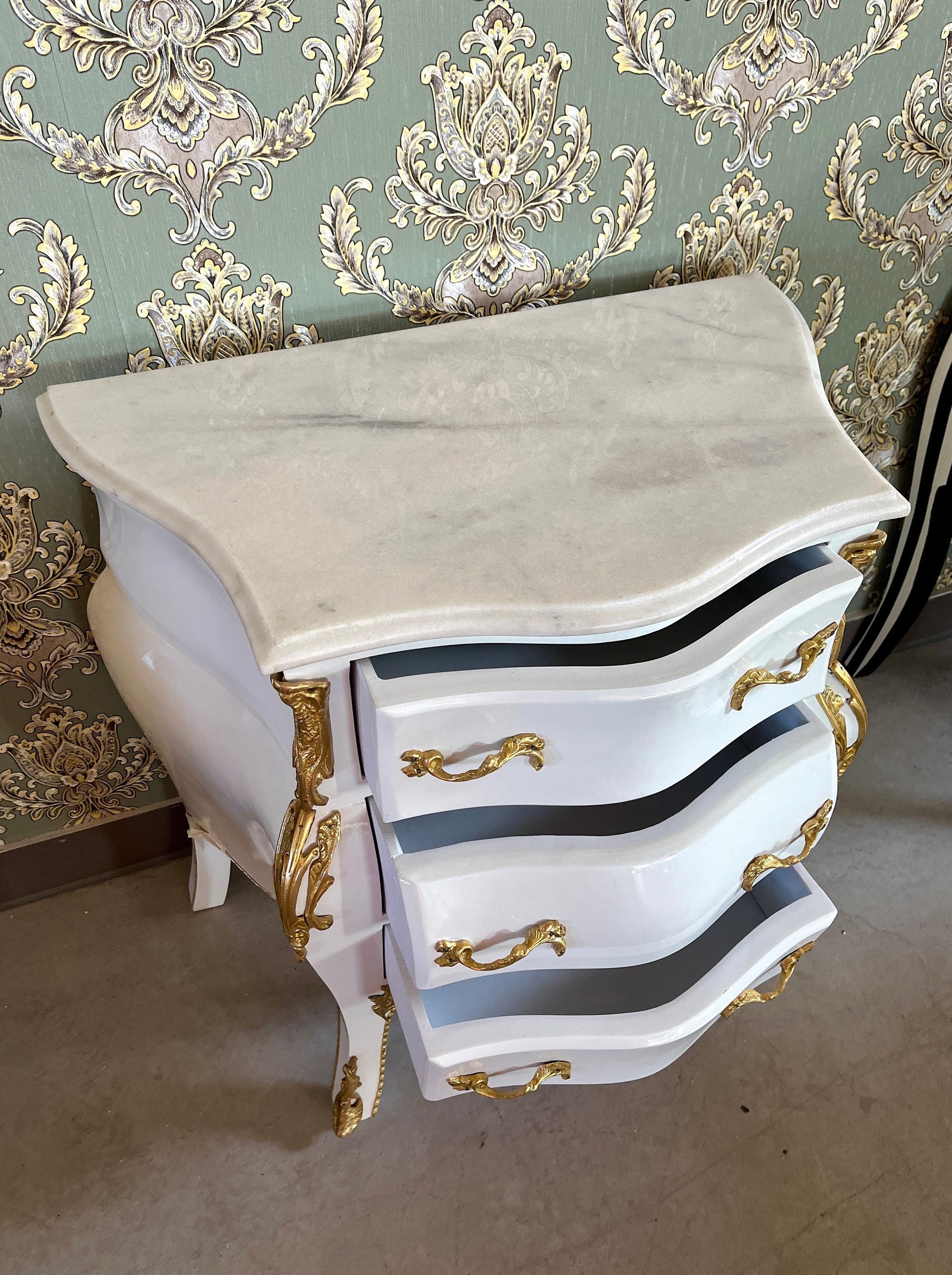 Night Stand Deluxe French Baroque Rococo Style Chest of Drawer in White Colour Bronze Ornaments for Home Decor