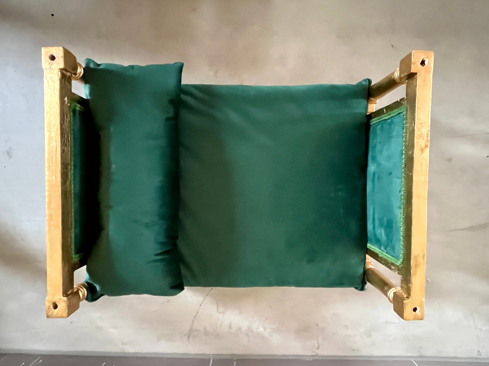 Pet Bed French Baroque Style Dog Bed in Royal Style Velvet Emerald Green Gold Finish Roof Cover Detachable Pet Furniture for Home Decor