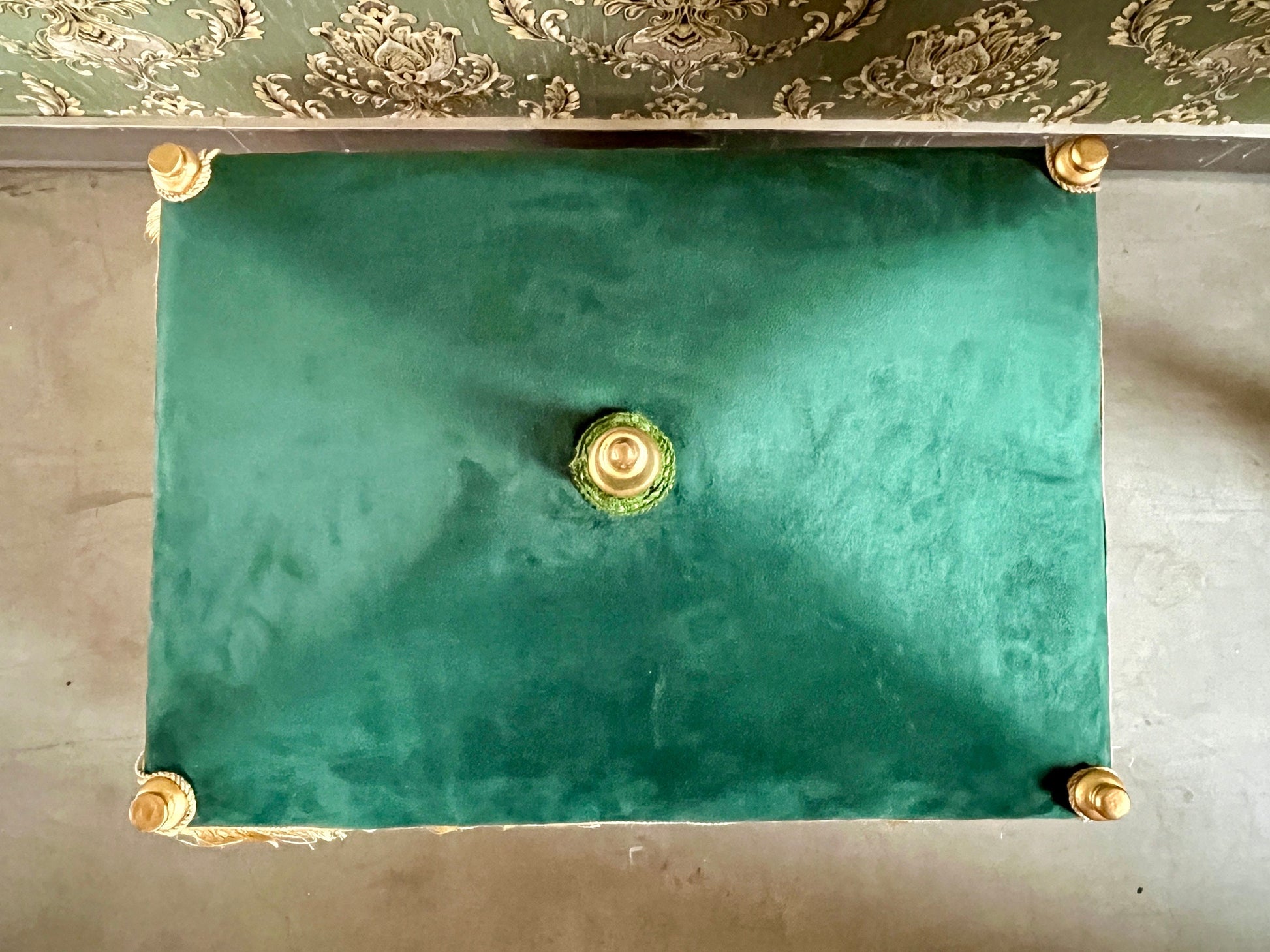 Pet Bed French Baroque Style Dog Bed in Royal Style Velvet Emerald Green Gold Finish Roof Cover Detachable Pet Furniture for Home Decor