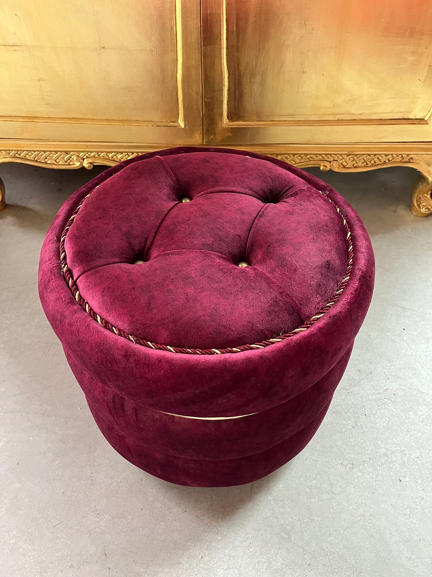 Pouf Nostalgic French Marcaron Shape Ottoman Cute Handmade Stool for Home Decor in Velvet Berry, Rosa ,Burgundy