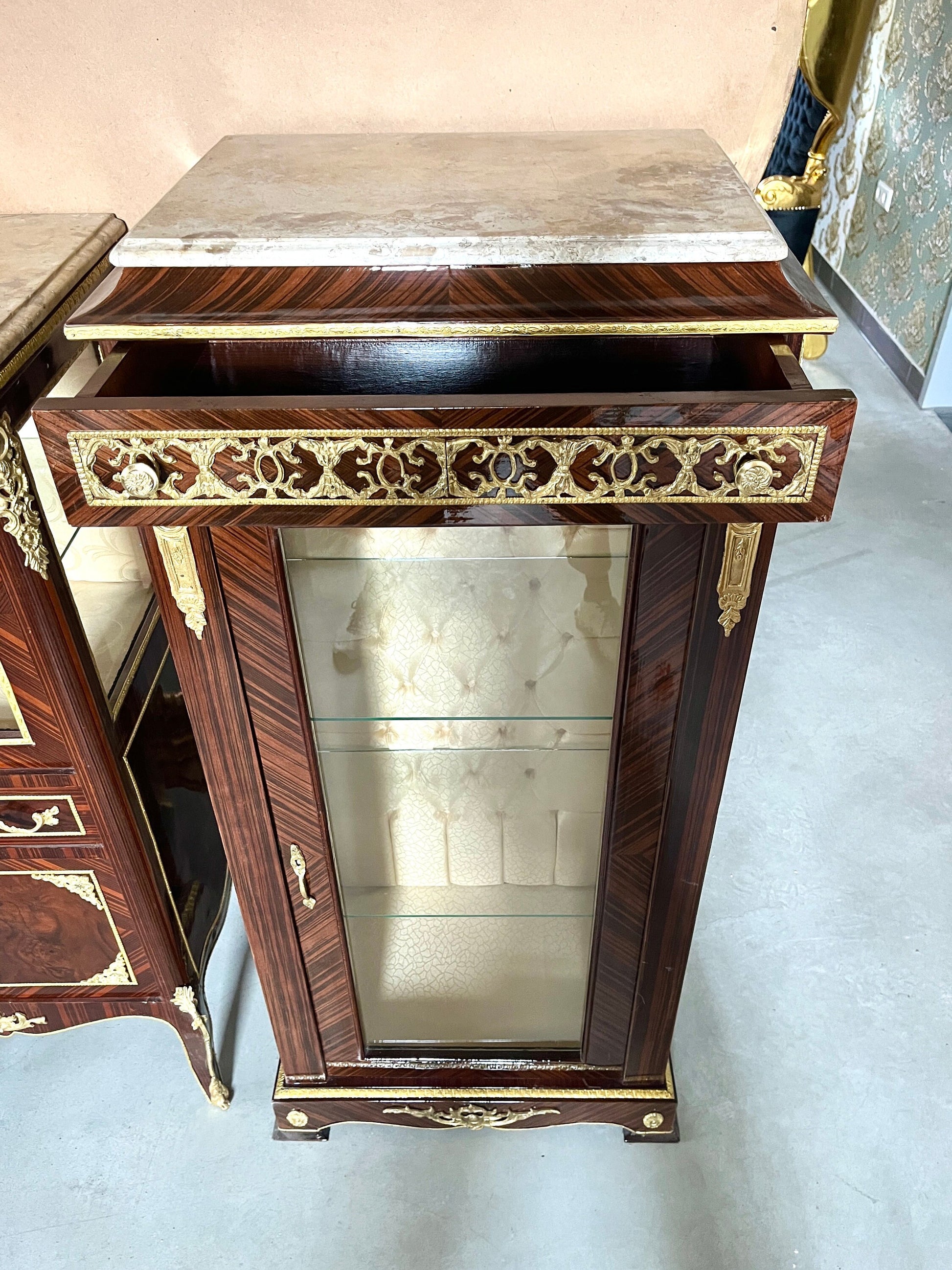 Display Cabinet French Antique Style Glass Wooden Showcase Retro Baroque Style for Home Decoration