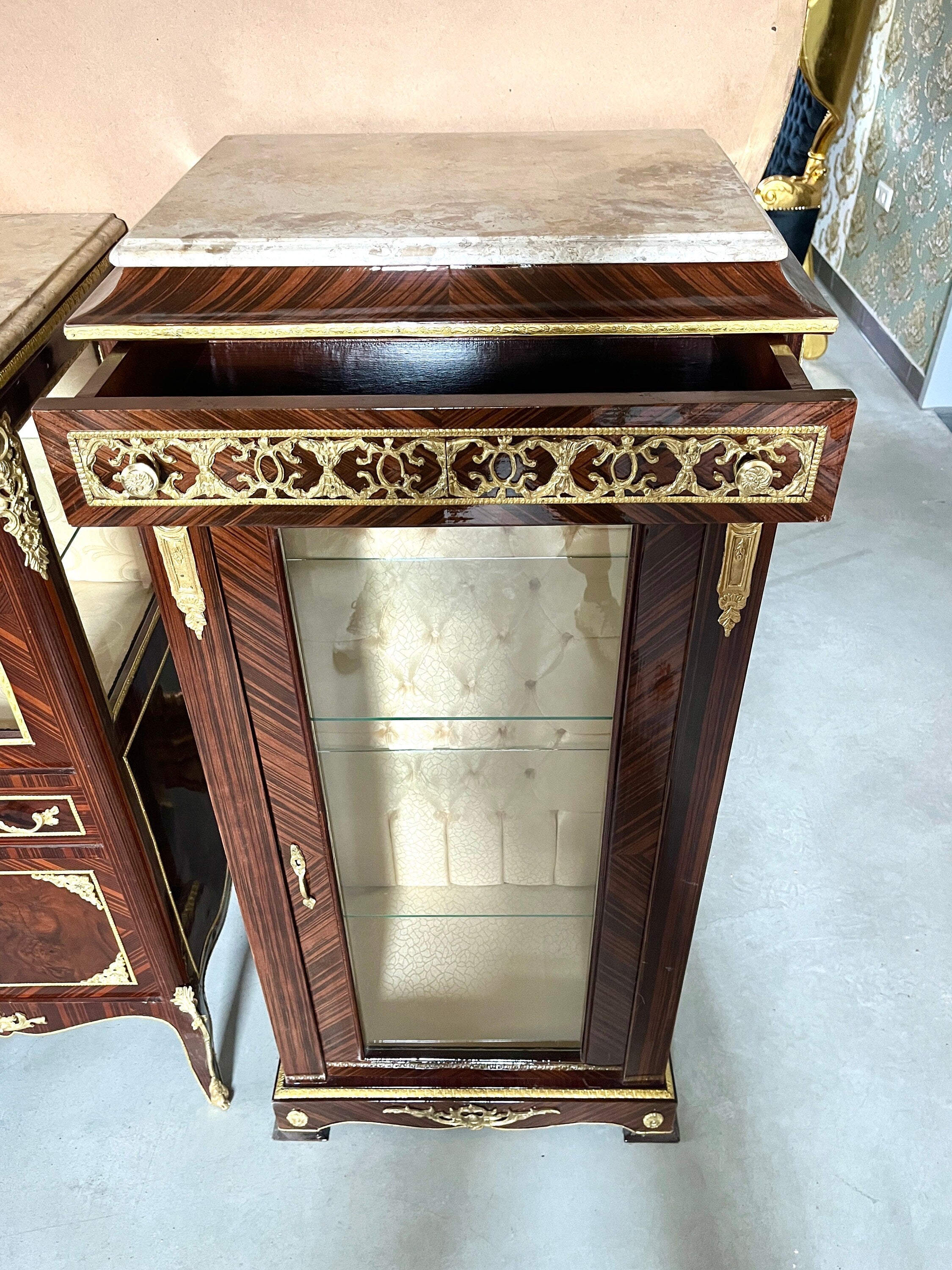 Display Cabinet French Antique Style Glass Wooden Showcase Retro Baroque Style for Home Decoration