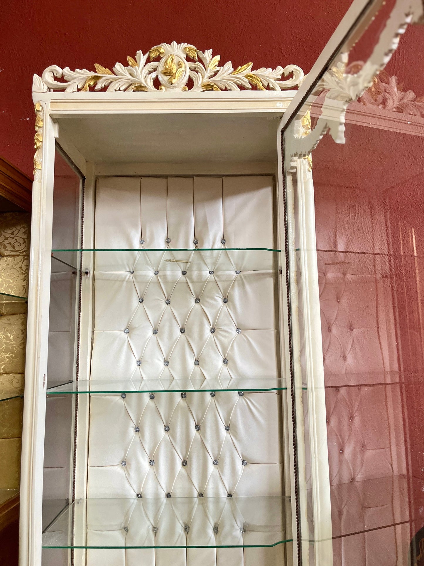 Display Cabinet French Louis XV Style Showcase Antique Style Reproduction in Beige Color Retro Baroque Style Glass Cabinet