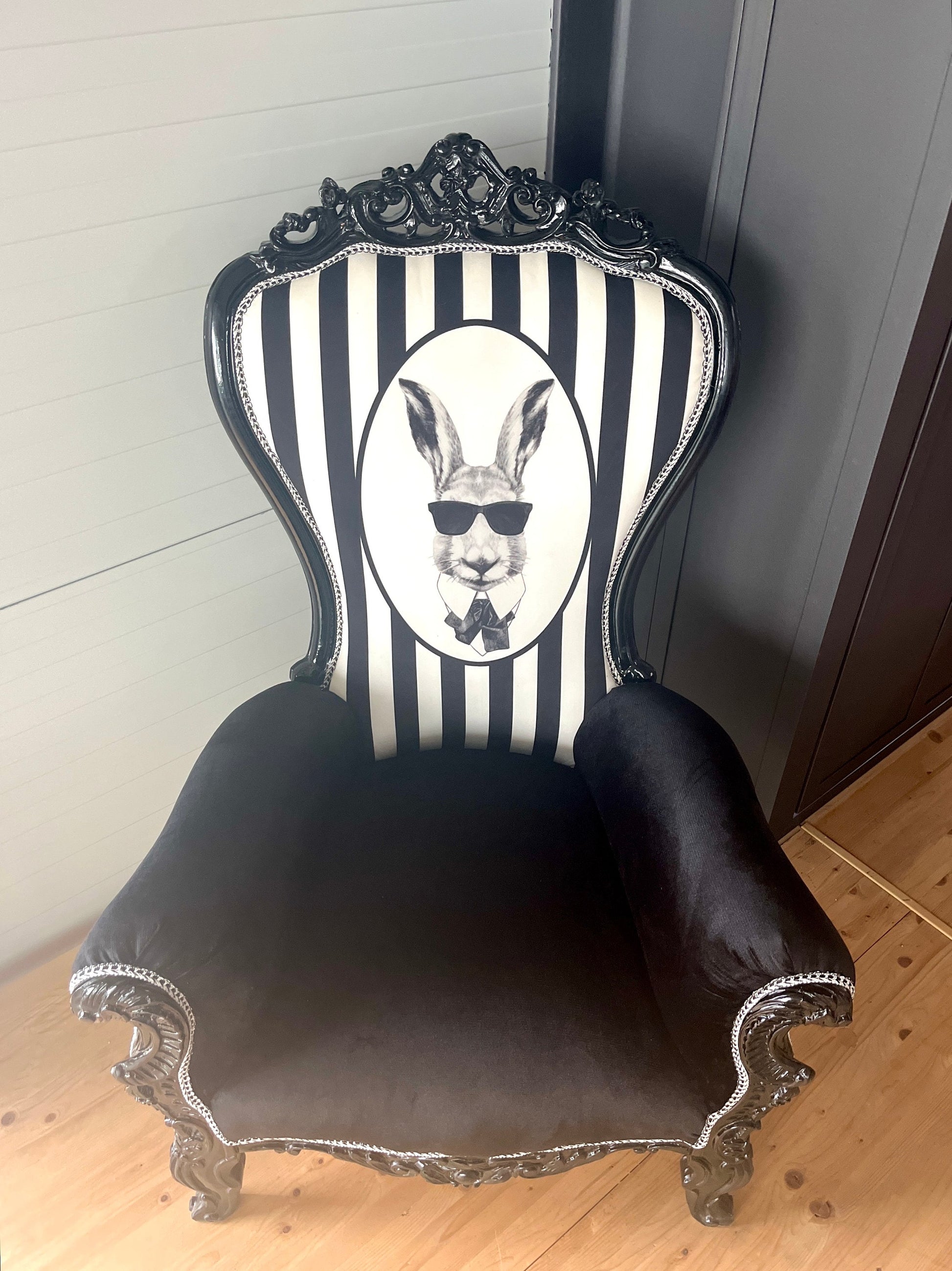 Throne Armchair Black & White Funny Rabbit Print Huge Armchair for Birthday Party for Special Event or Commercial Decoration