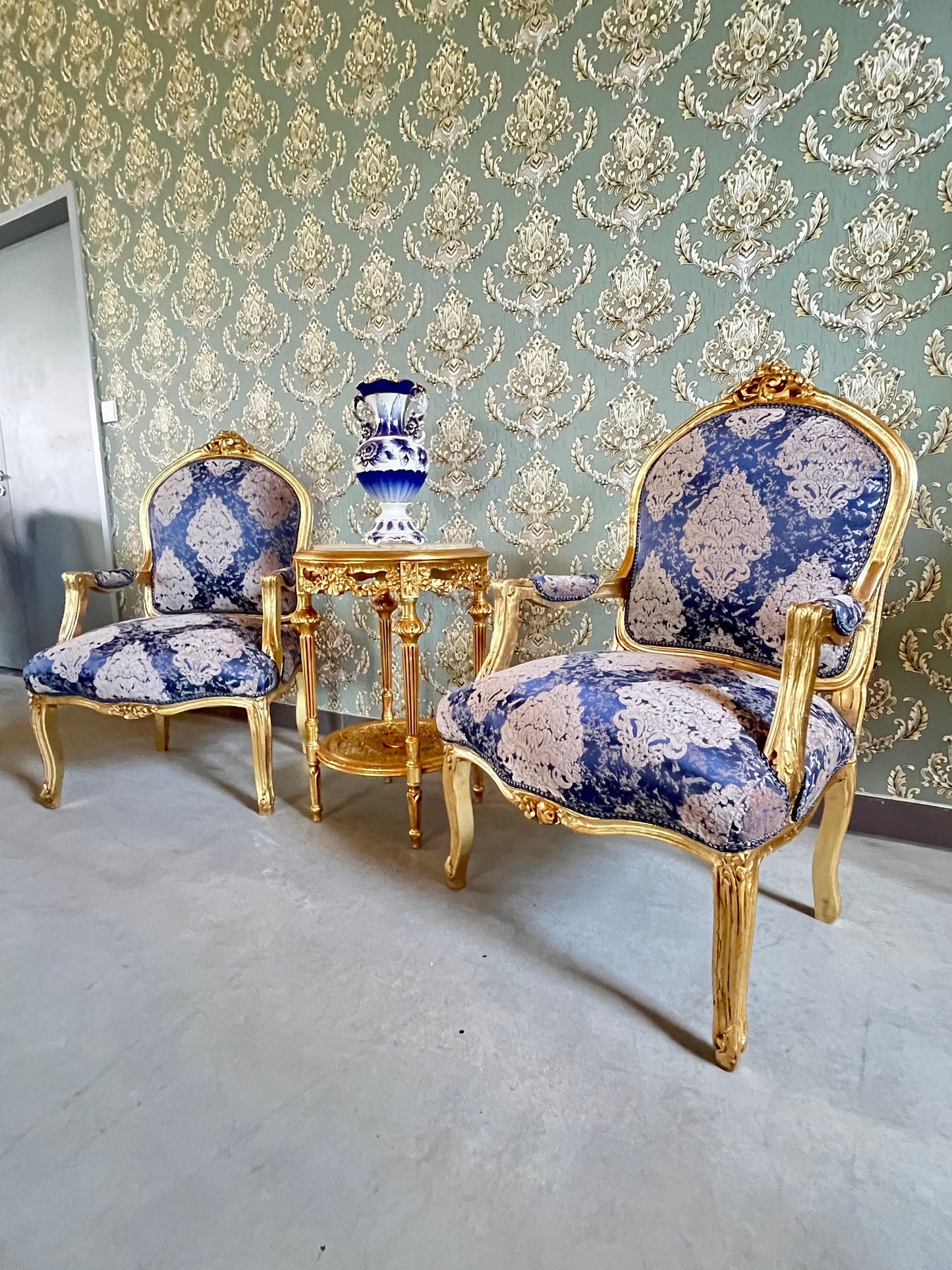 2 Armchairs & Table Set French Louis Style in Navy Blue Retro Baroque Rococo Style Armchair Table Set For Home Decor Hotel Lounge Chair Set