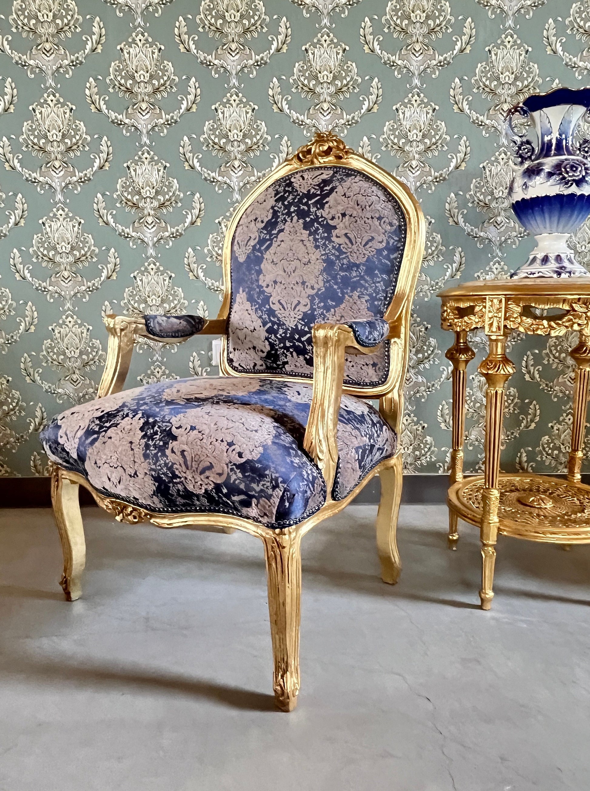 2 Armchairs & Table Set French Louis Style in Navy Blue Retro Baroque Rococo Style Armchair Table Set For Home Decor Hotel Lounge Chair Set