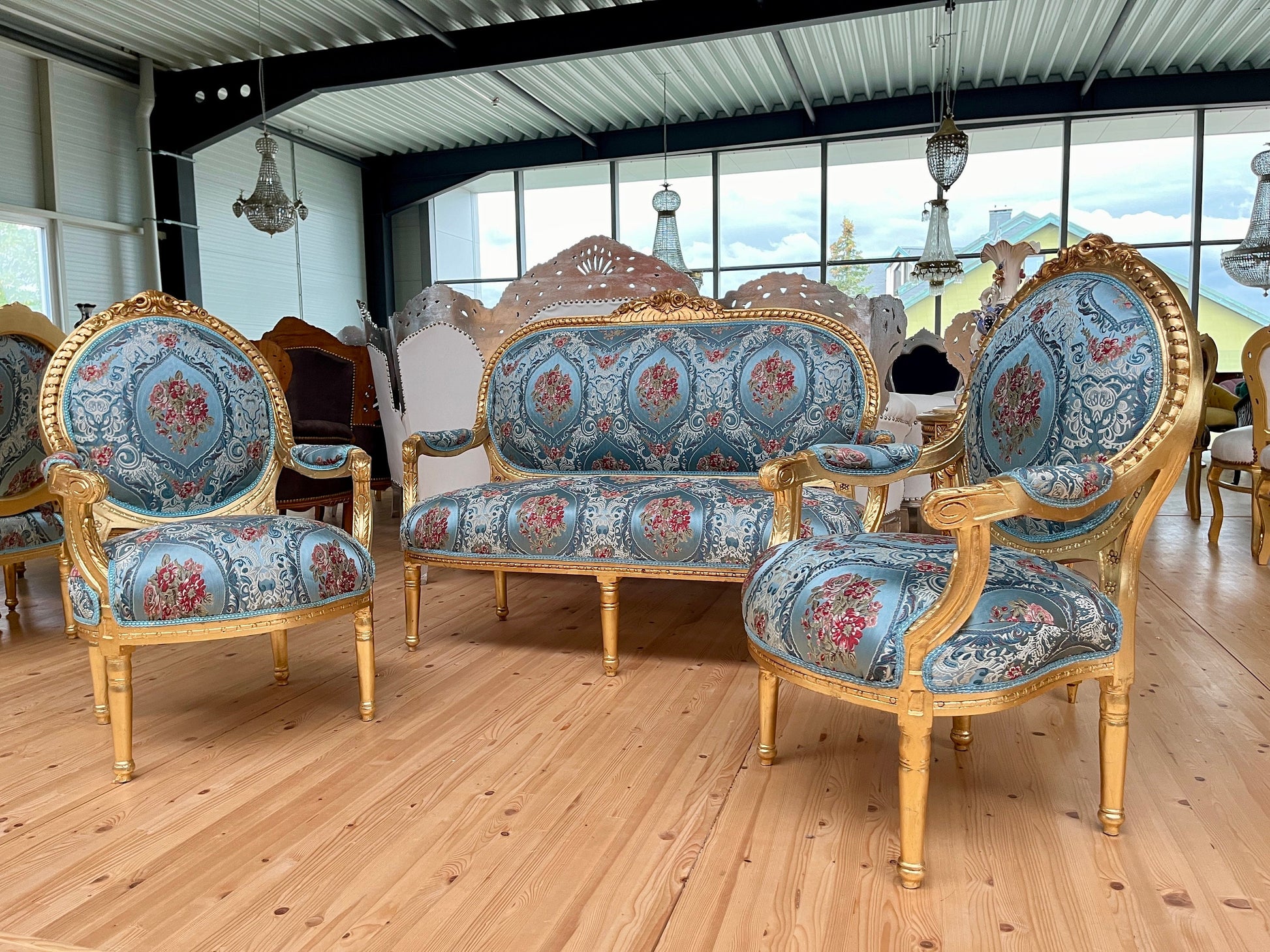 Lounge Sofa Set Blue Flower Pattern French Baroque Rococo Style Sofa Set Royal Antique Style for Hotel Lobby or Home Lounge Room Decor