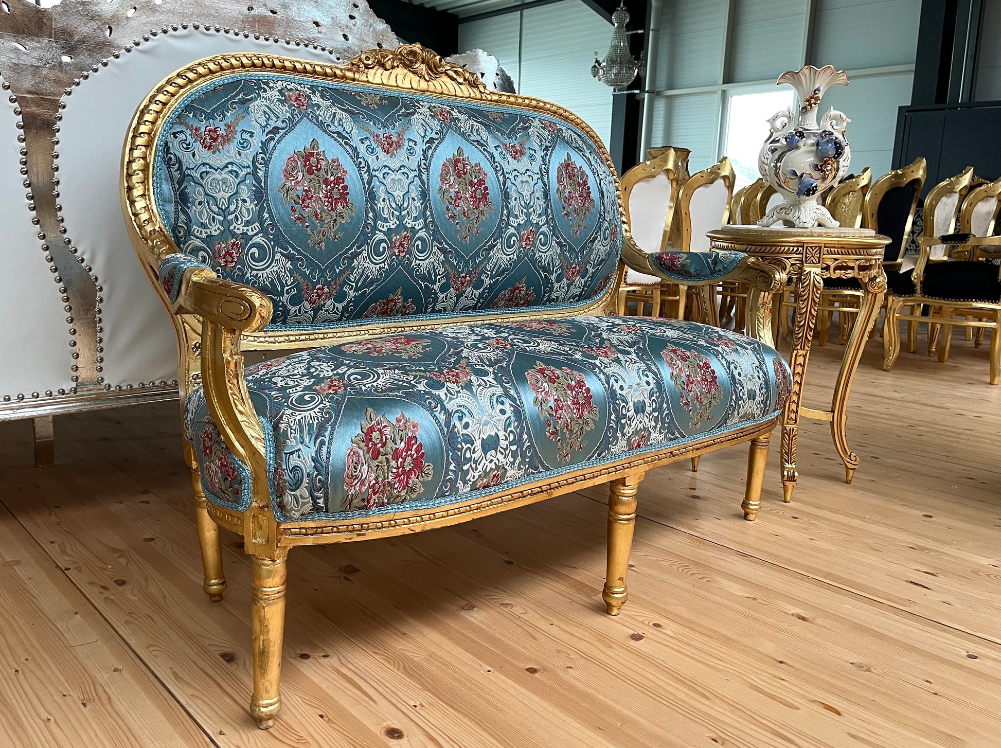 Lounge Sofa Set Blue Flower Pattern French Baroque Rococo Style Sofa Set Royal Antique Style for Hotel Lobby or Home Lounge Room Decor