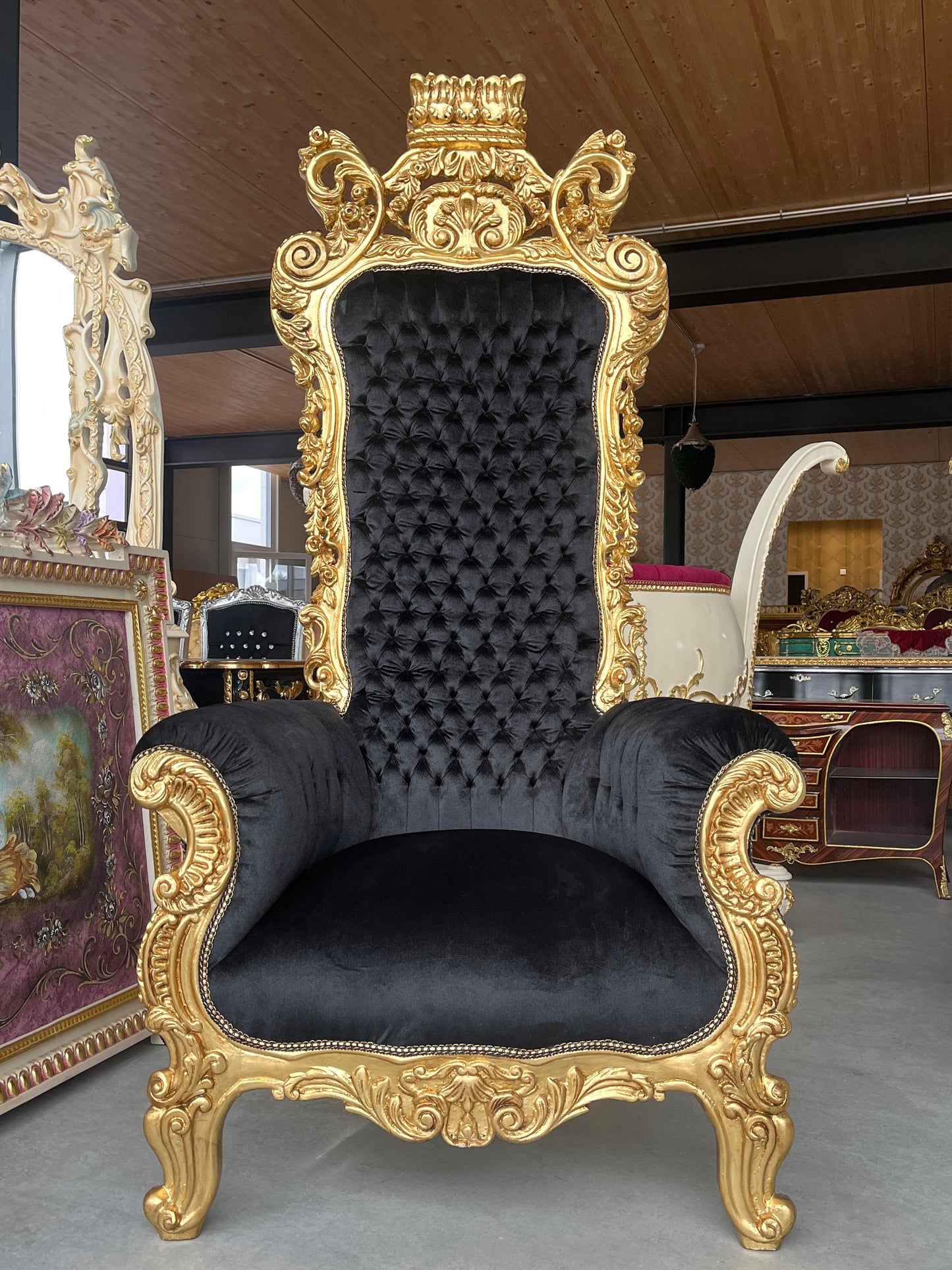 Huge Armchair Gold Crown King Throne Tufted Velvet Black Baroque Style Throne in Gold Finish for Commercial Décor for Party Event Décor