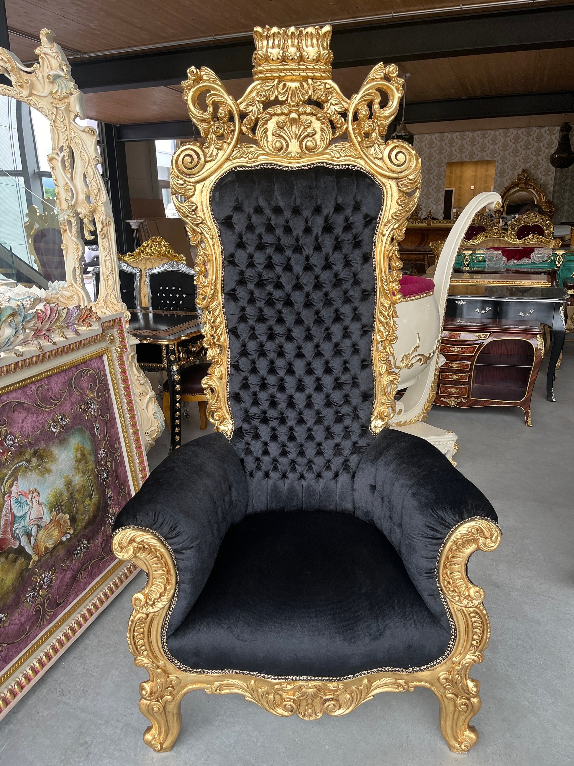 Huge Armchair Gold Crown King Throne Tufted Velvet Black Baroque Style Throne in Gold Finish for Commercial Décor for Party Event Décor