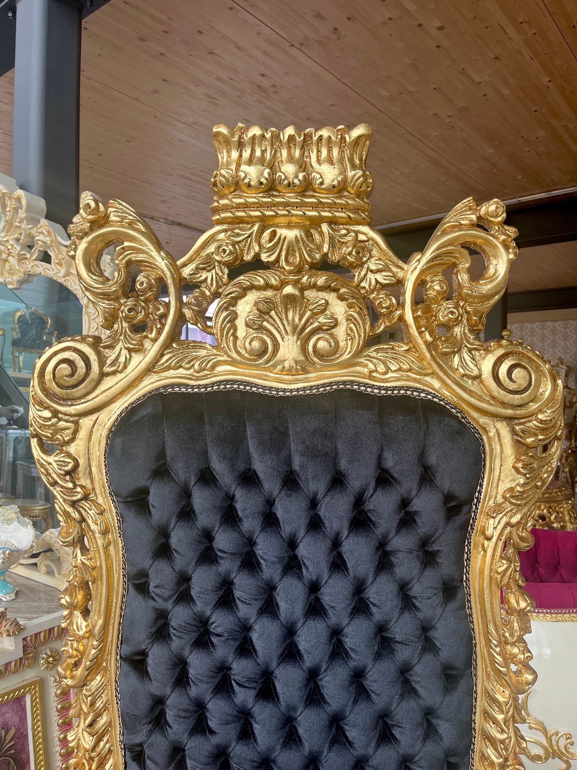 Huge Armchair Gold Crown King Throne Tufted Velvet Black Baroque Style Throne in Gold Finish for Commercial Décor for Party Event Décor