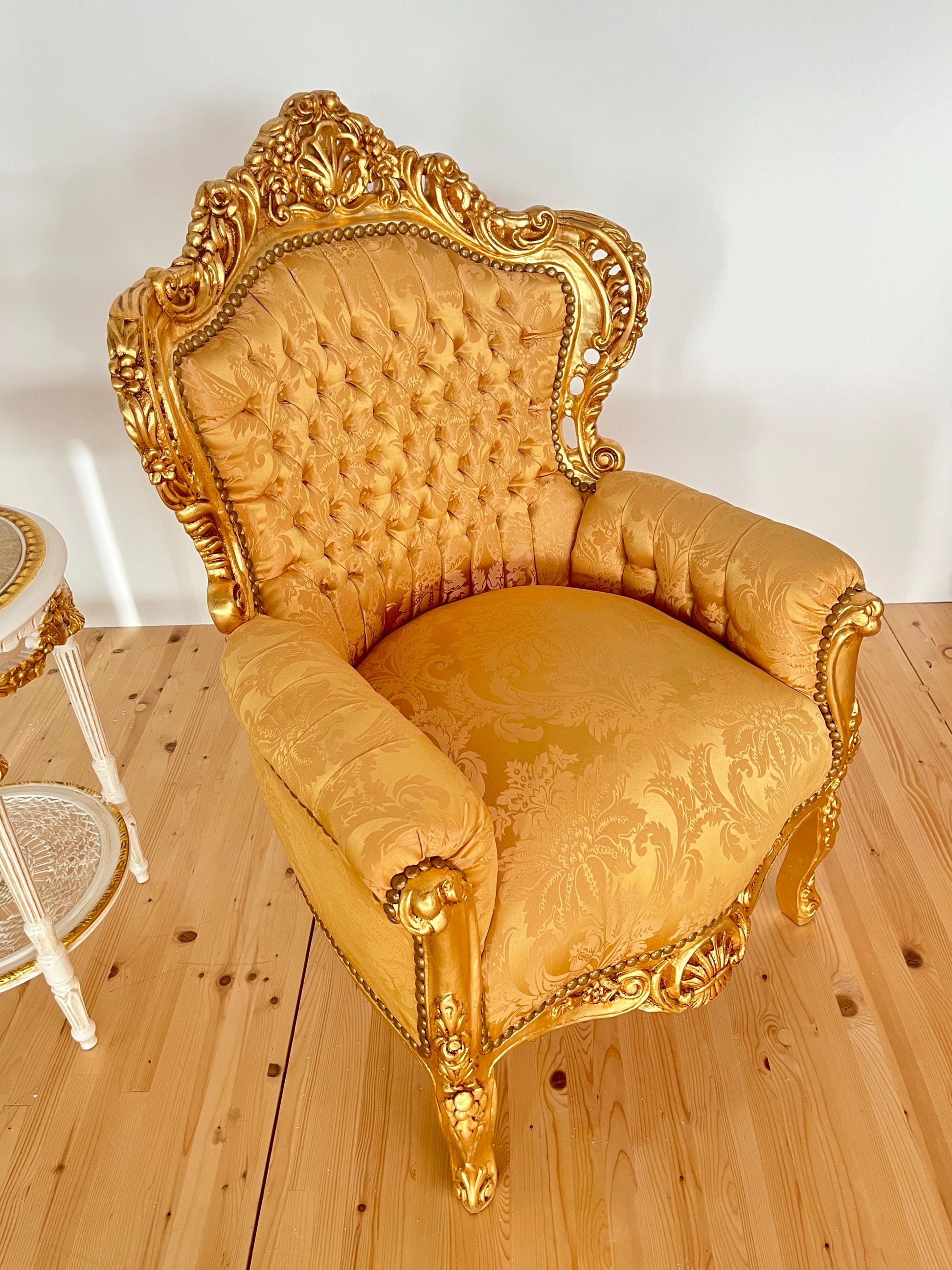 Armchair Gold French Louis XV Retro Baroque Rococo Style Sofa Chair in Gold Finish for Home Decor
