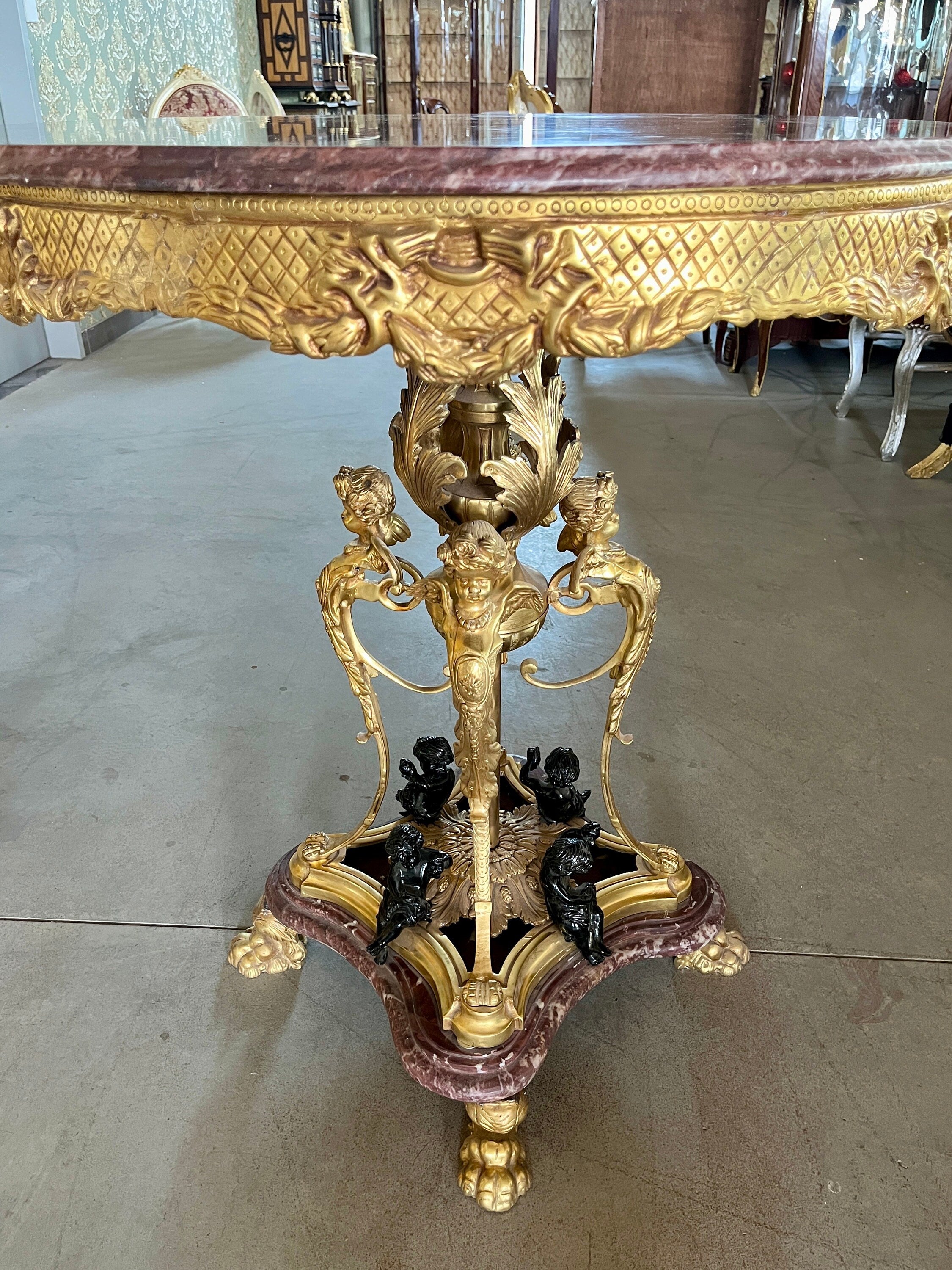 Round Table Royal Antique Style Purple Red Marble Bronze Statue Table Retro Baroque Style Noble Decor Table for Commercial Decoration