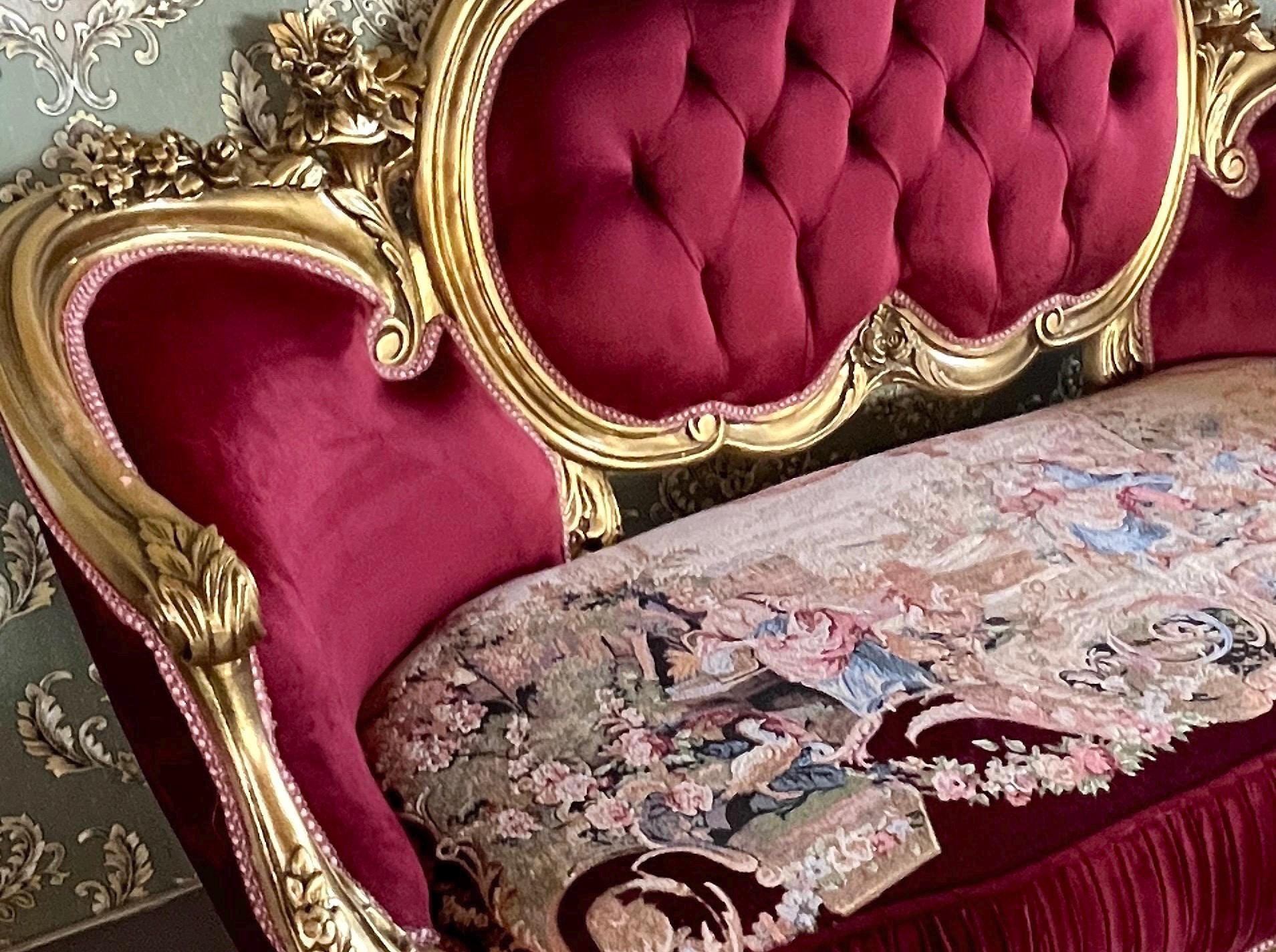 Love Seat French Royal Baroque Style Sofa in Bordeaux Red Velvet Nostalgic Antique Style Lounge Sofa in Red Velvet for Home Decor