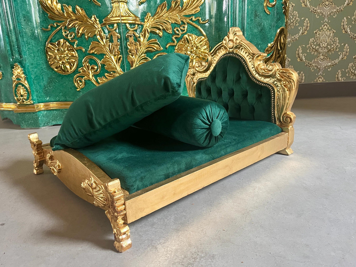 Small Pet Bed French Louis Baroque Style Dog Bed in Gold Finish Cute Baroque Rococo Pet Bed in Pink Velvet Blue Velvet & Green Velvet