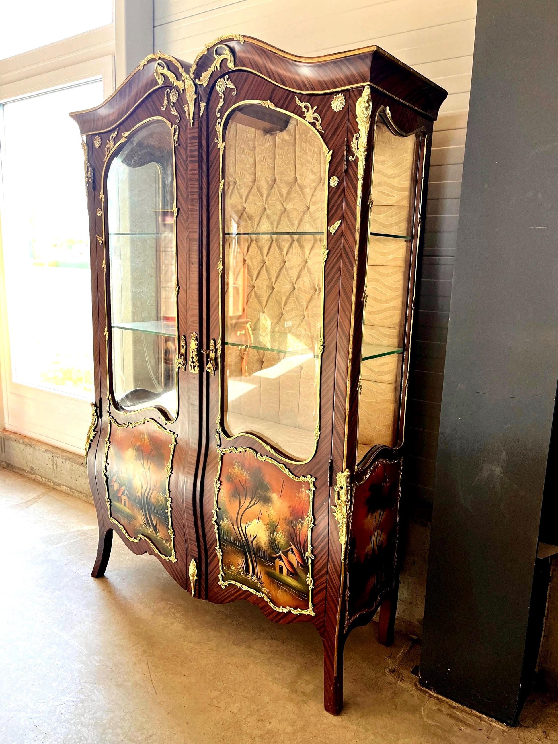 Vitrine Retro Baroque Style Display Cabinet French Antique Style Wooden Glass Showcase in Oil Painted for Home Decoration