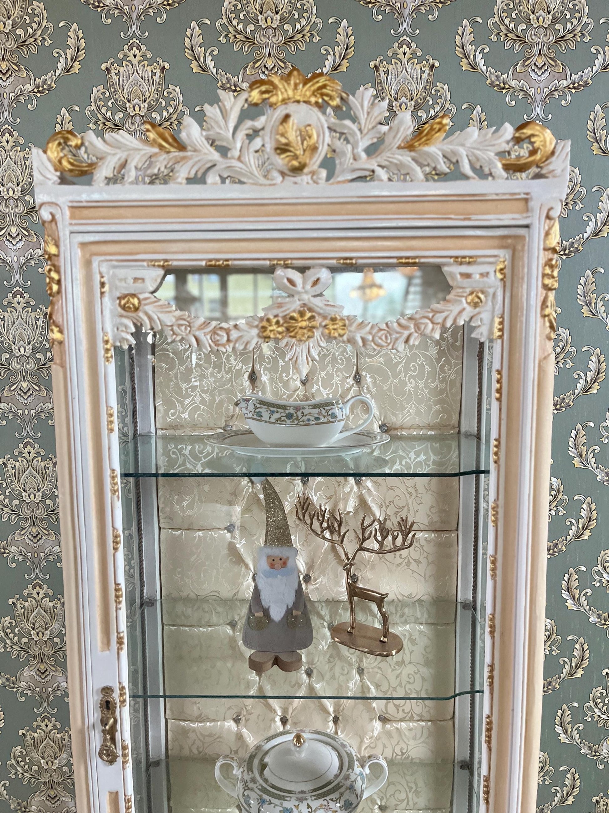 Display Cabinet French Louis XV Style Showcase Antique Baroque Rococo Style in Beige Gold Color Handmade Cabinet for Home Decor