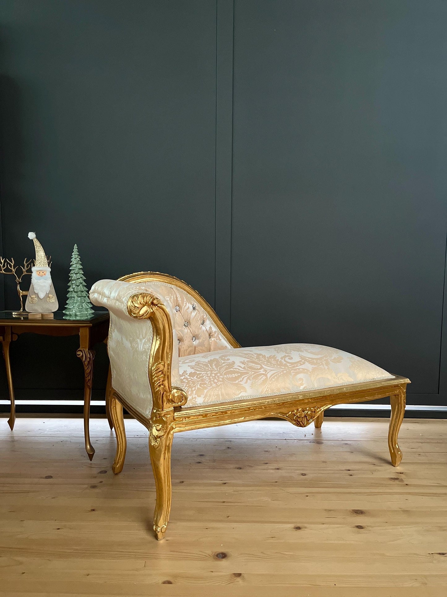 Bench French Louis Style Small Chaise Longue Shiny Ivory Retro Baroque Style Ottoman for Home Decor Ottoman Footstool in Gold Finish