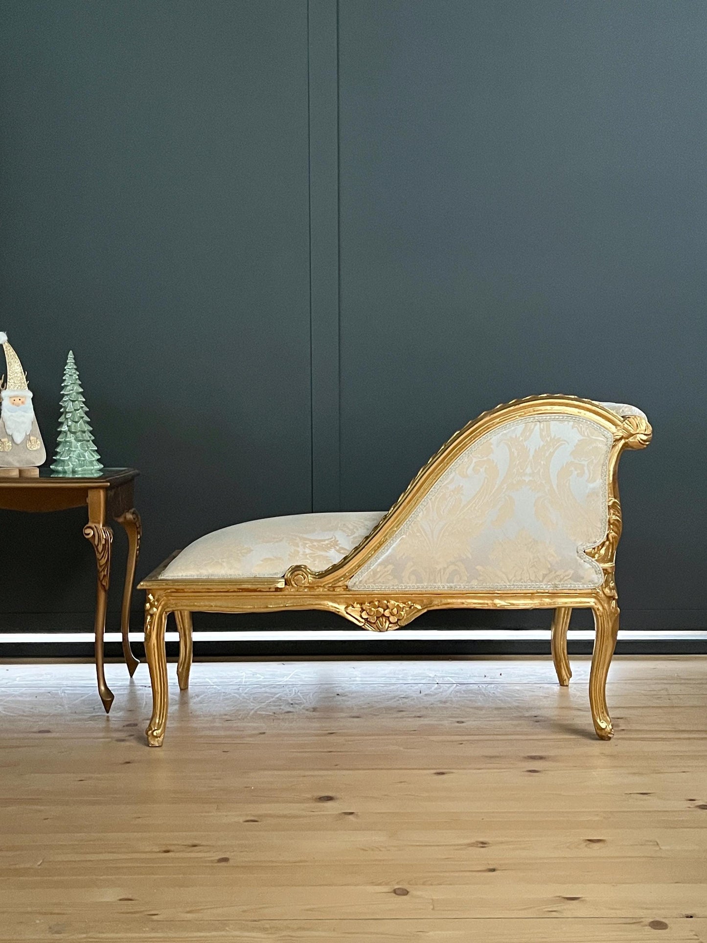 Bench French Louis Style Small Chaise Longue Shiny Ivory Retro Baroque Style Ottoman for Home Decor Ottoman Footstool in Gold Finish