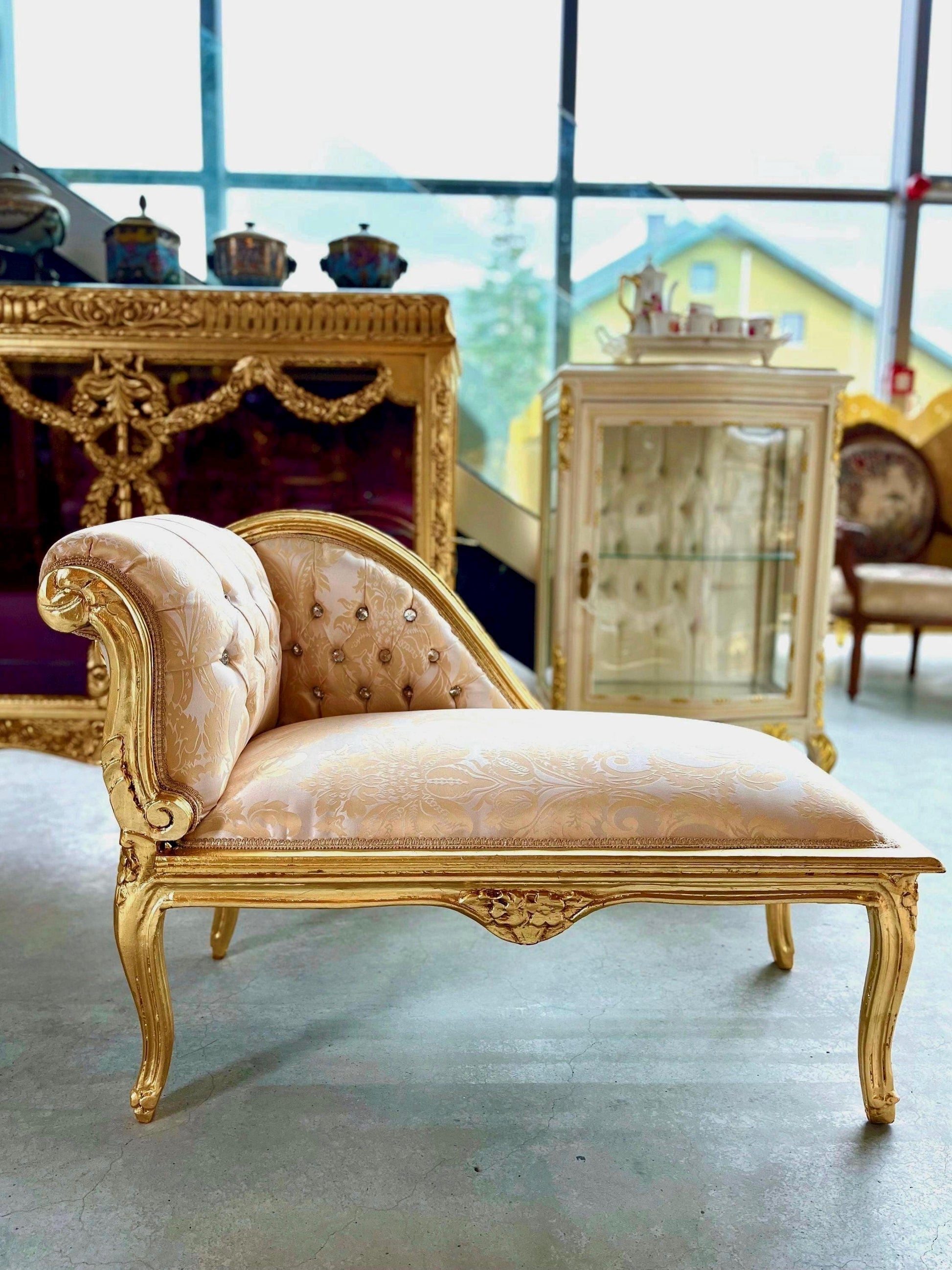 Bench French Louis Style Small Chaise Longue Shiny Ivory Retro Baroque Style Ottoman for Home Decor Ottoman Footstool in Gold Finish