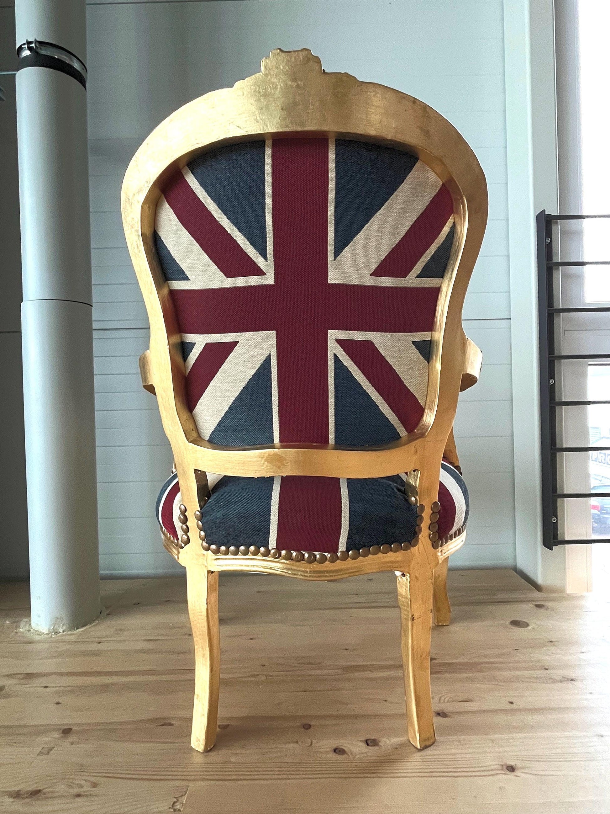 Französischer Sessel im Louis-Barock-Stil French Baroque Style Armchair in Union Jack Print Gold Finish