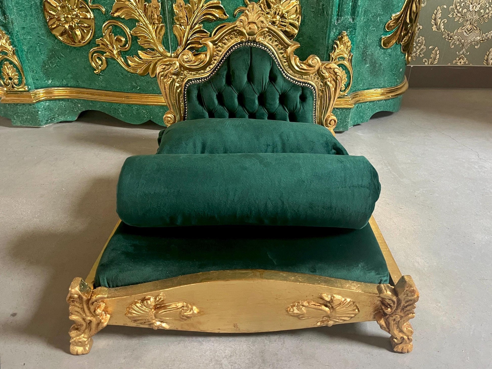 Small Pet Bed French Louis Baroque Style Dog Bed in Gold Finish Cute Baroque Rococo Pet Bed in Pink Velvet Blue Velvet & Green Velvet