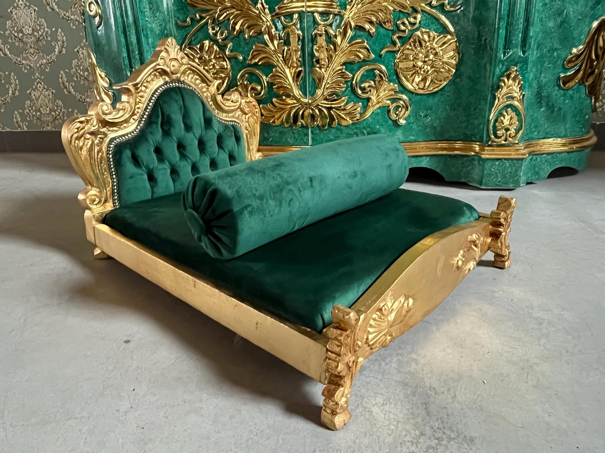 Small Pet Bed French Louis Baroque Style Dog Bed in Gold Finish Cute Baroque Rococo Pet Bed in Pink Velvet Blue Velvet & Green Velvet