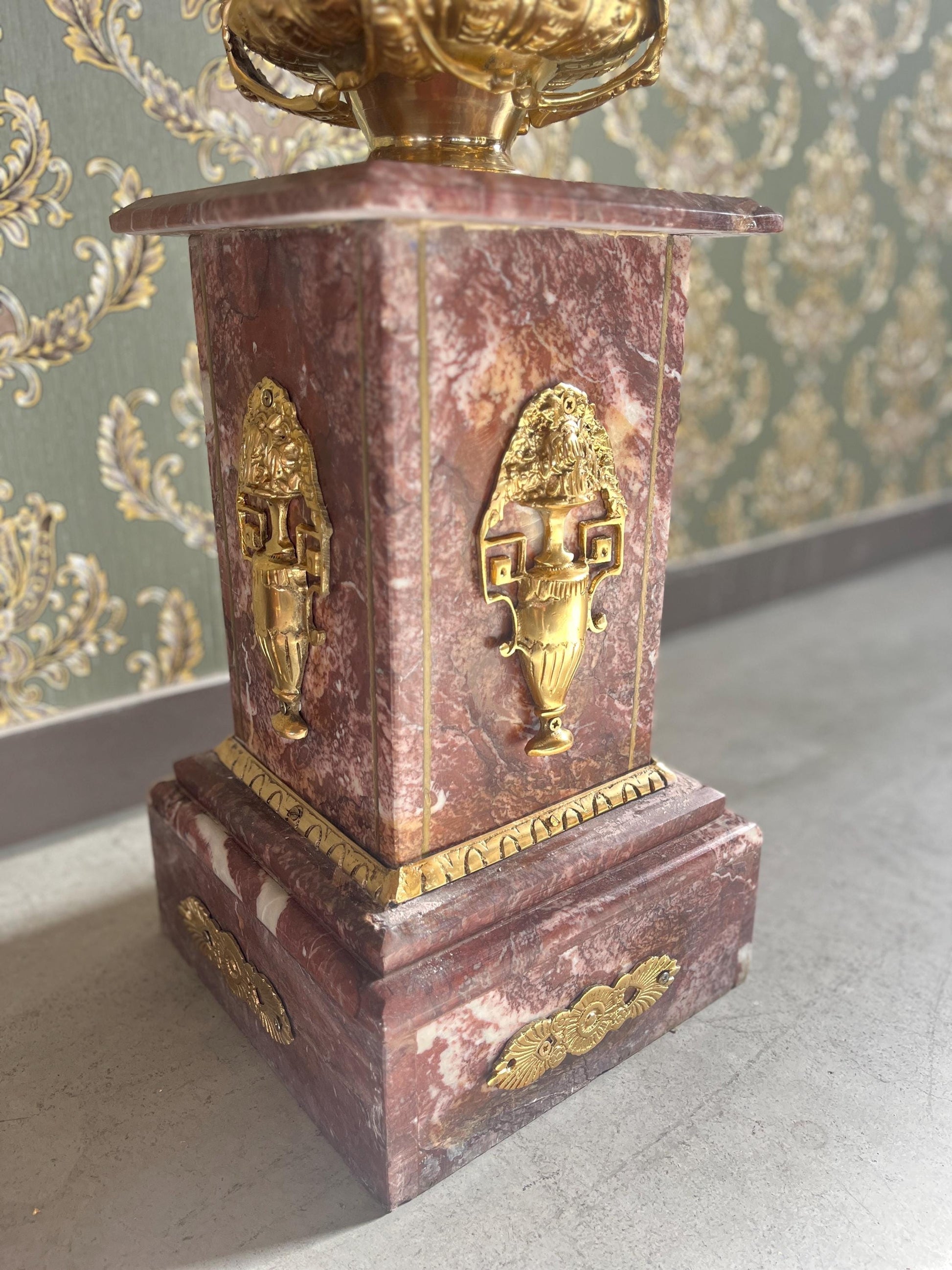 Huge Marble Pillar with Brass Royal Marble Column Italian Antique Look Pillar, A Pair Set of Marble Pillar For Home Decor For Hotel Entrance