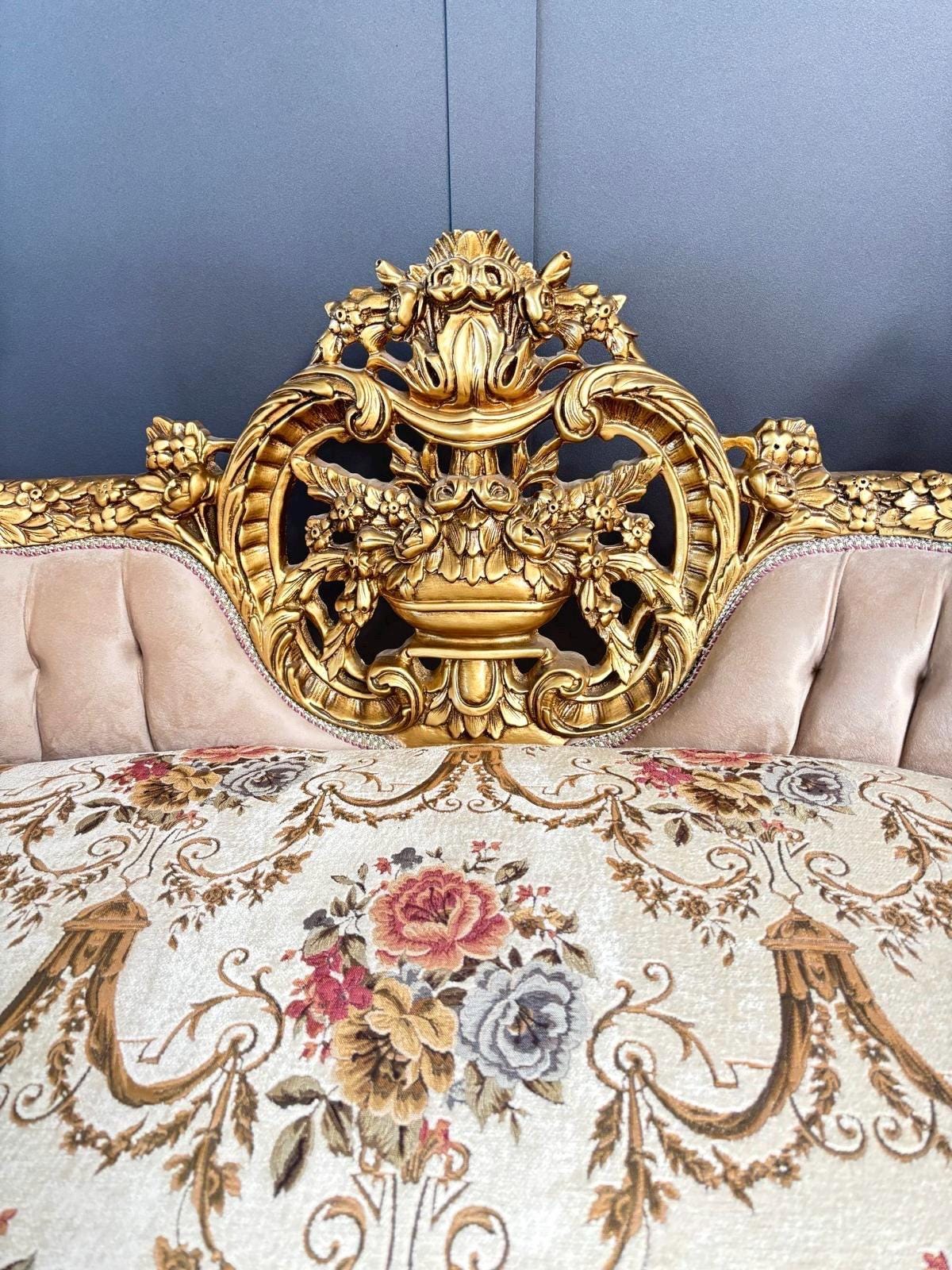 Deluxe Love Seat Royal Baroque Style Bench Light Brown Flower Pattern Antique Style Couch in Gold Finish for Lounge Room Sofa Home Decor