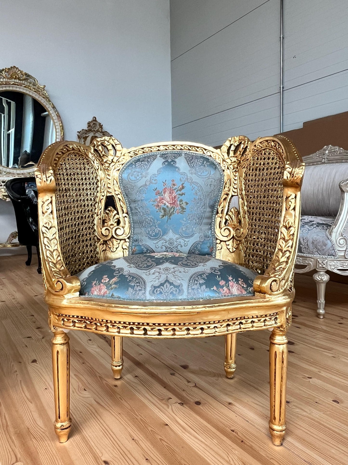Sofa Set Royal Baroque Style in Blue Floral Damask Retro Rococo Couch Set in Gold Finish for Lounge Room Decor Party Event TV Movie Shooting