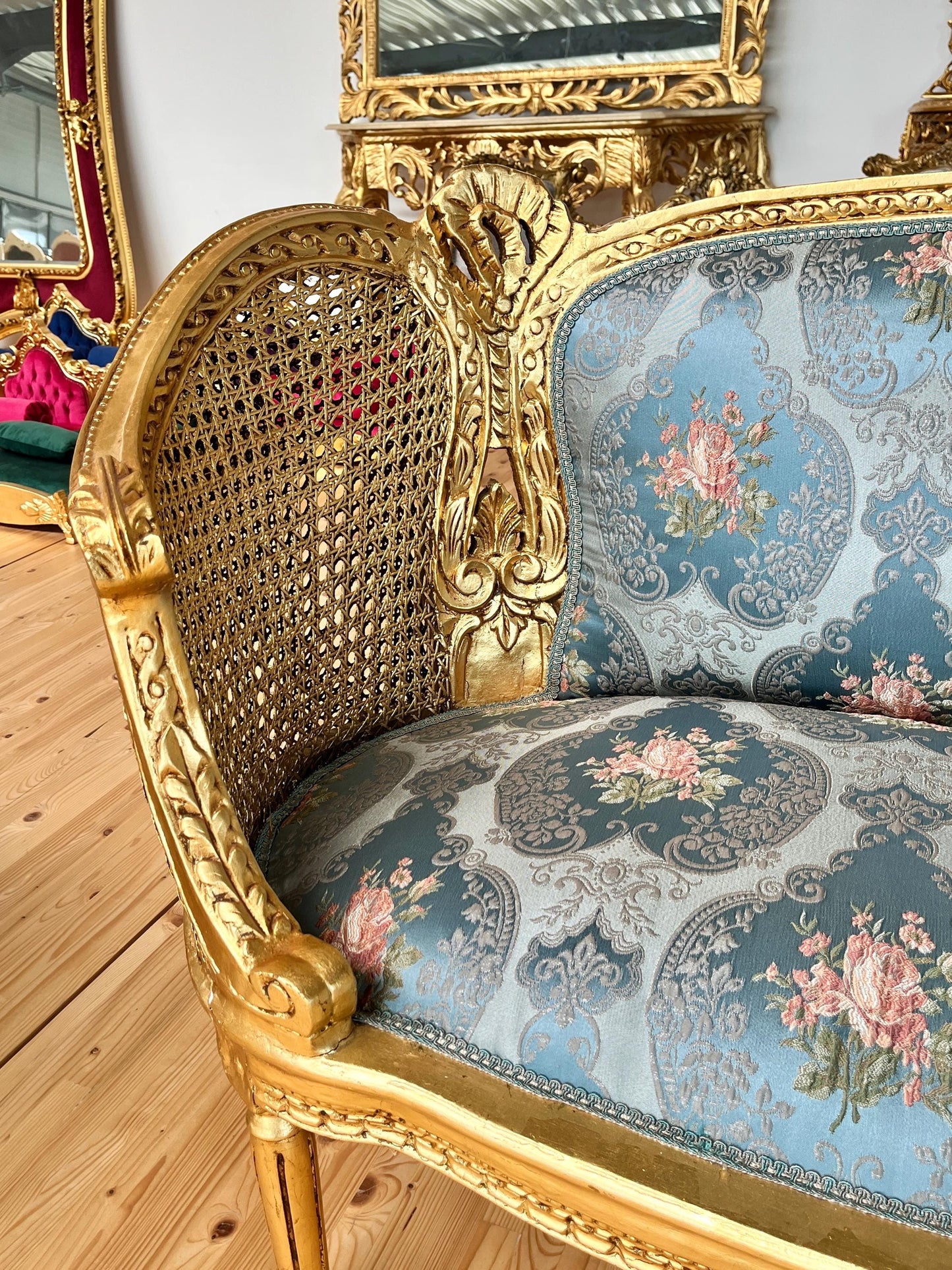 Sofa Set Royal Baroque Style in Blue Floral Damask Retro Rococo Couch Set in Gold Finish for Lounge Room Decor Party Event TV Movie Shooting