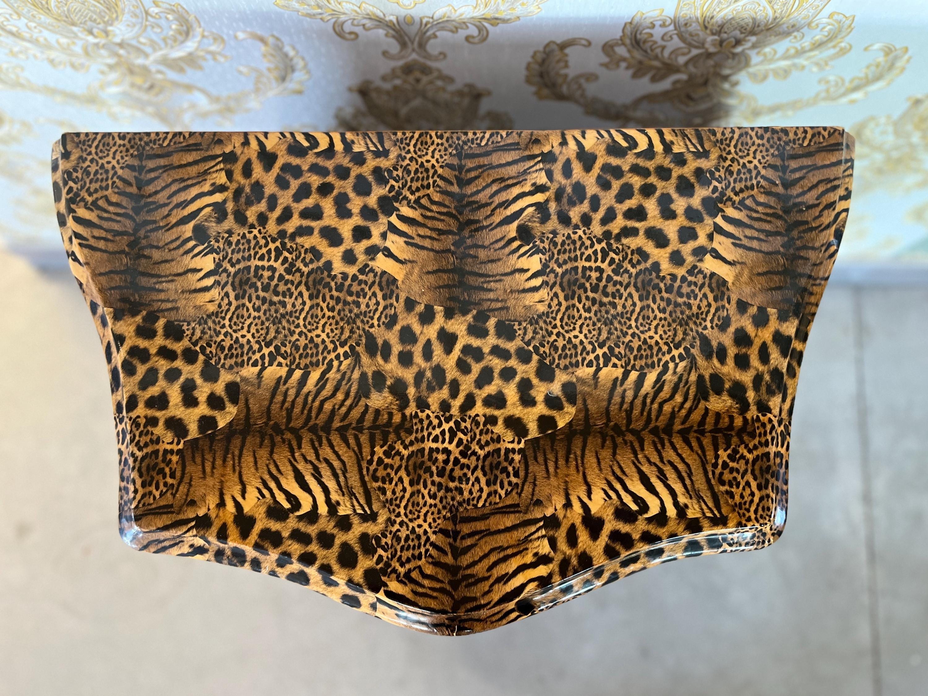 Night Stand French Louis Style in Tiger Animal Print Bedside Table Rococo Style Brass Ornaments Inlaid 2 drawers for Bedroom Home Decor