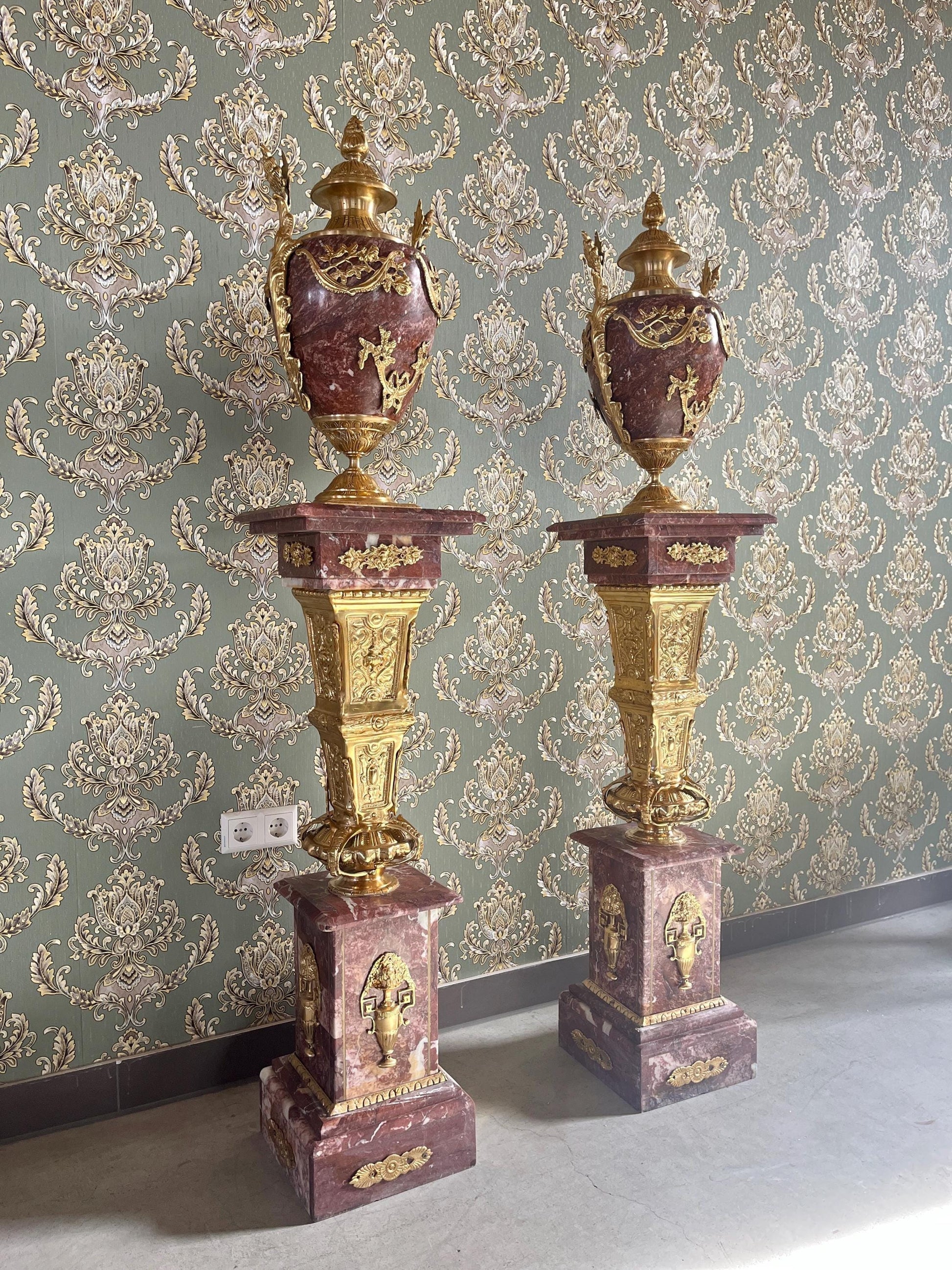 Huge Marble Pillar with Brass Royal Marble Column Italian Antique Look Pillar, A Pair Set of Marble Pillar For Home Decor For Hotel Entrance