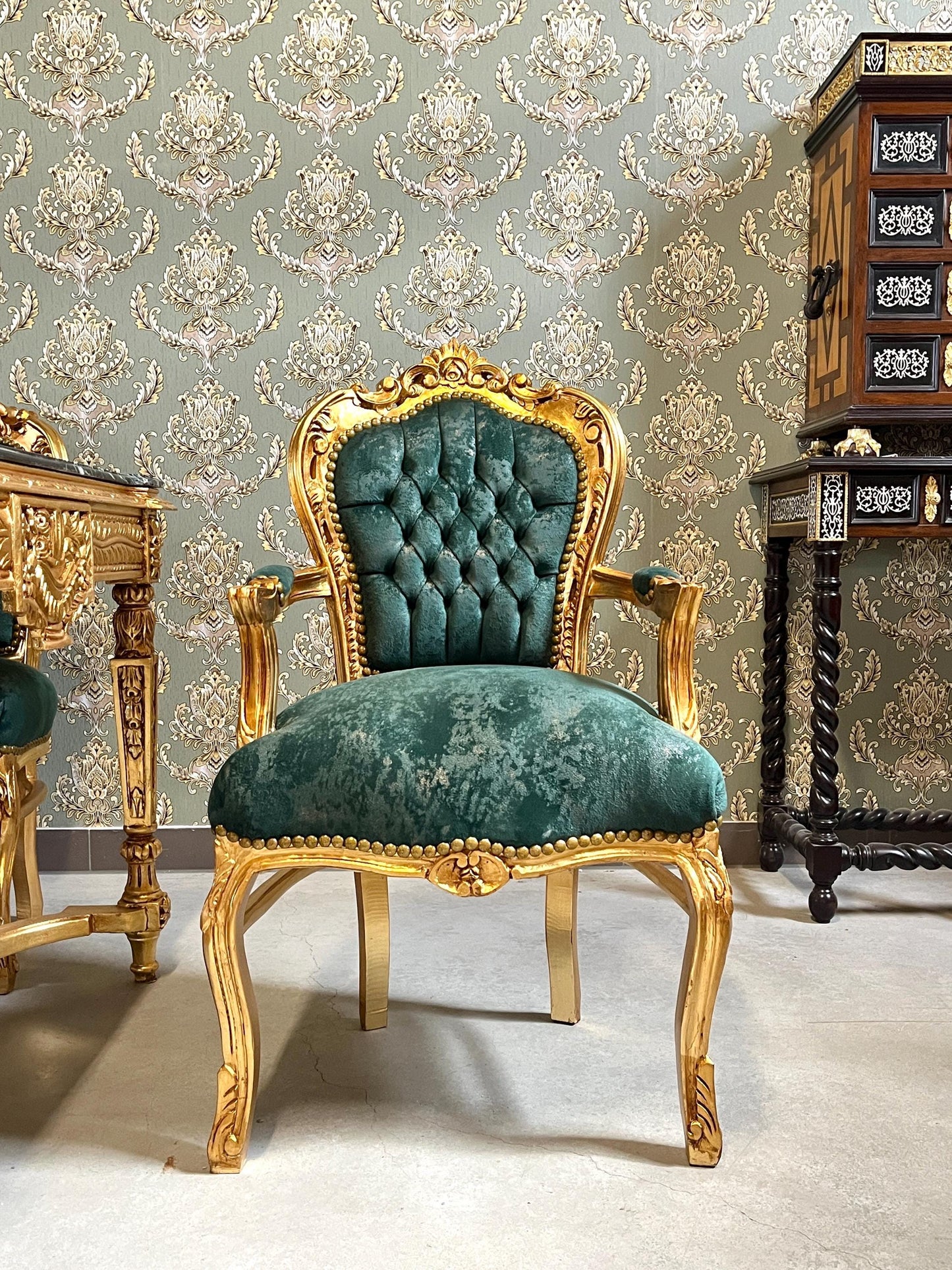 Royal French Style Dining Set Antique Baroque Rococo Style 6 Chairs & Dining Table in Gold Finish Green Marble Antique Gold for Home Décor