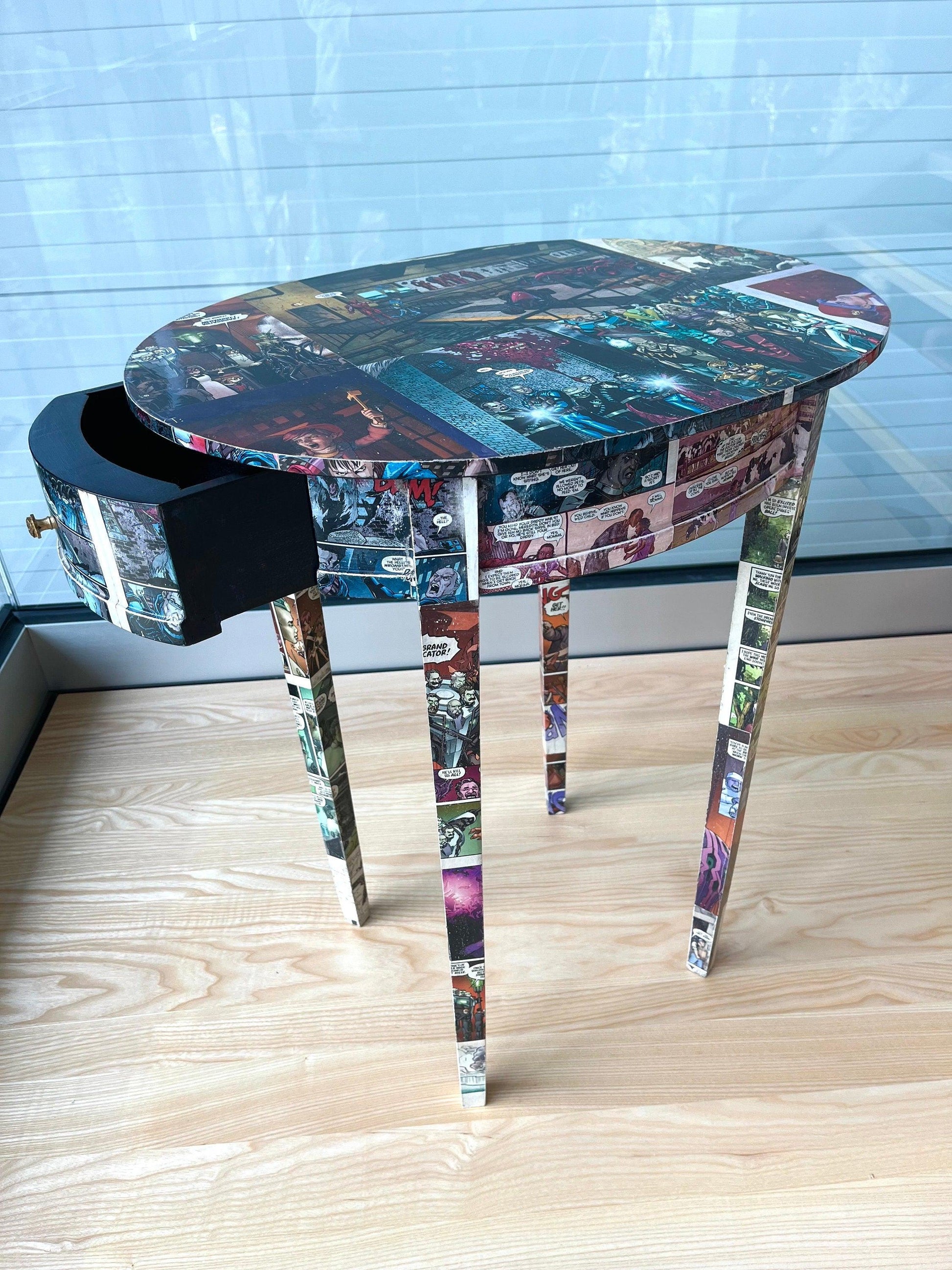 Ovaler Beistelltisch Tee-Café-Tisch mit Cartoon Print / Oval Side Table in Cartoon POP-UP