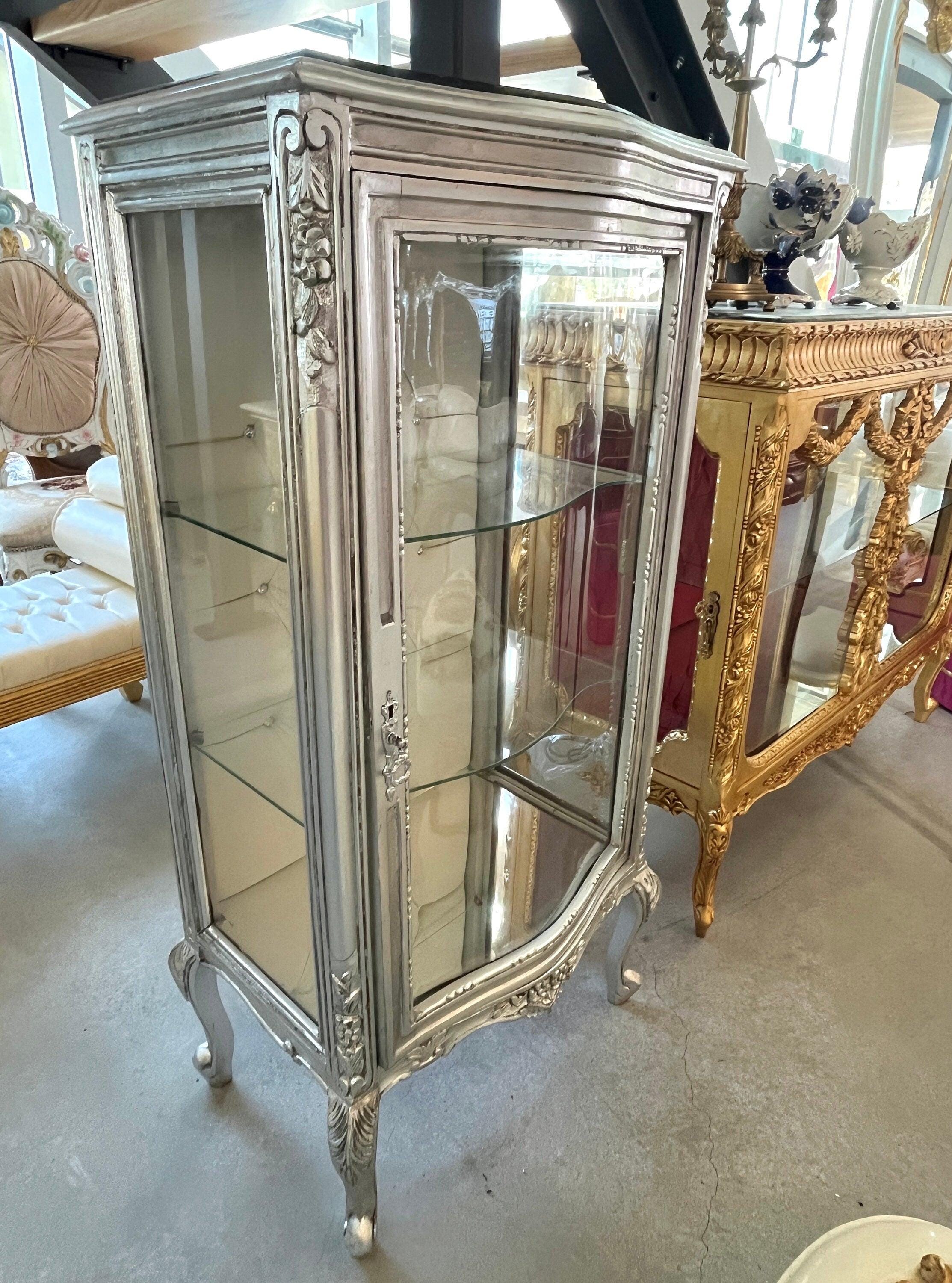 Display Cabinet French Louis Style in Gold Finish Glass Wooden Showcase Retro Baroque Style in Sliver Finish Home Decoration for Living Room
