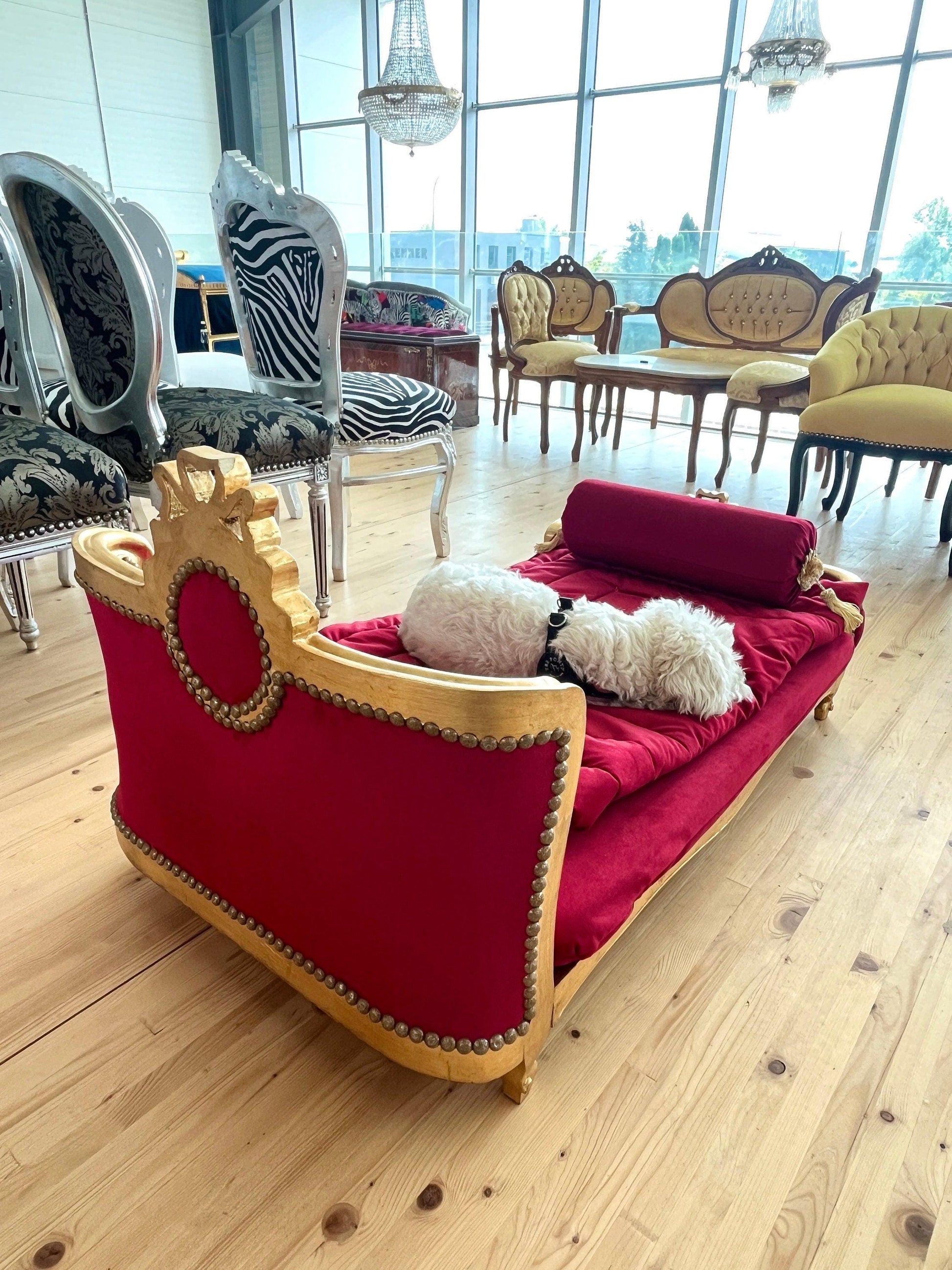 Pet Bed French Louis Baroque Style Big Size Dog Bed with Blanket n Pillow for Home Decor Velvet Red Velvet Blue & Hot Pink Gold Finish